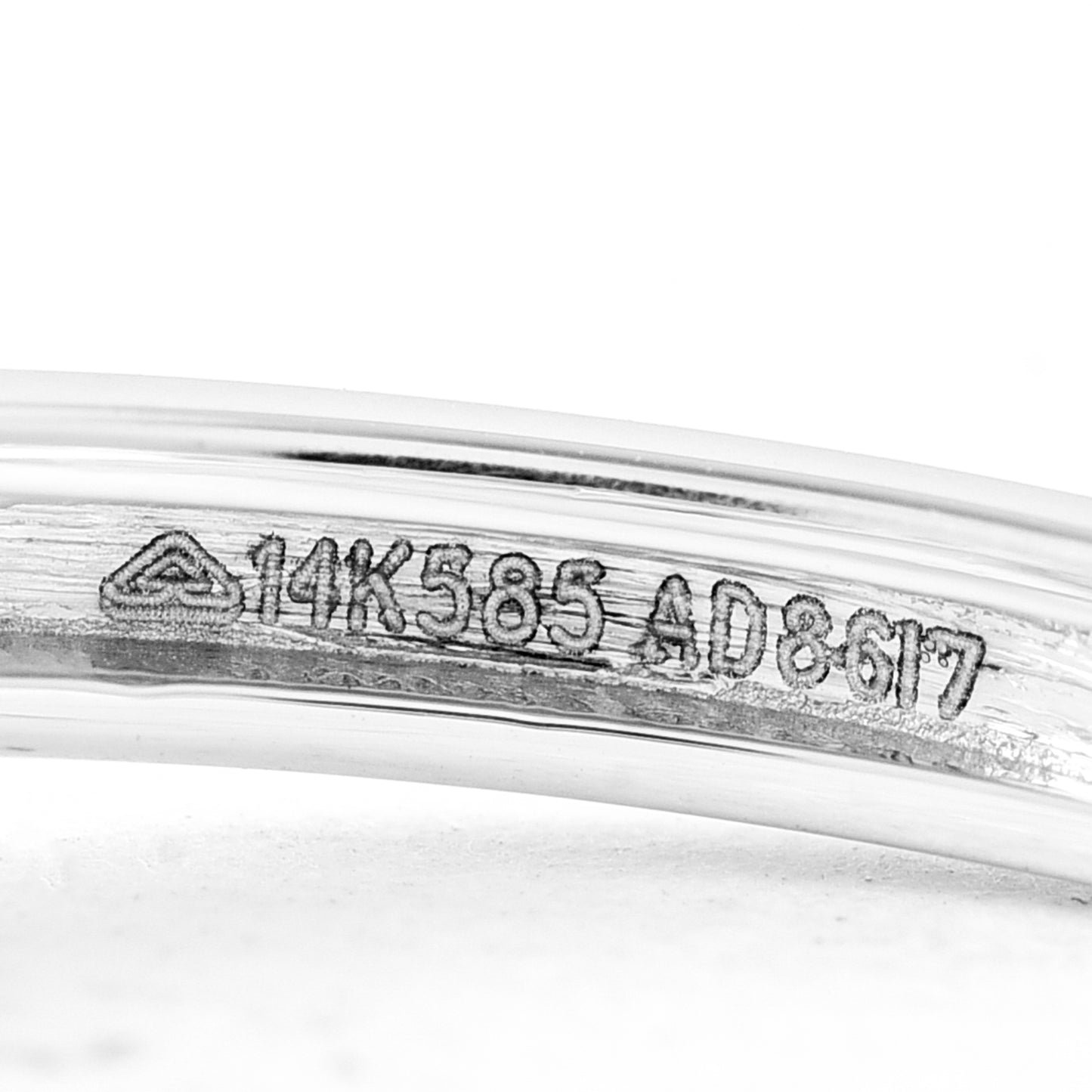 2.24 Ct Round Brilliant Lab Grown Diamond 14K Gold Ring