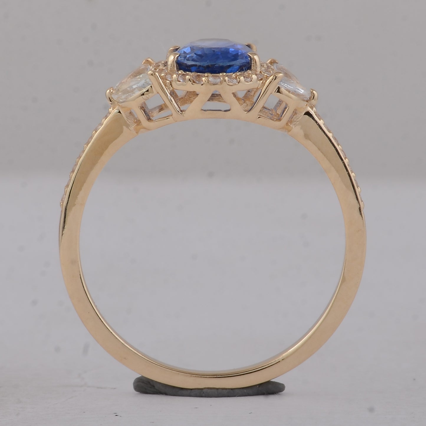 1.79 Ct Oval Sapphire 9K Gold Ring