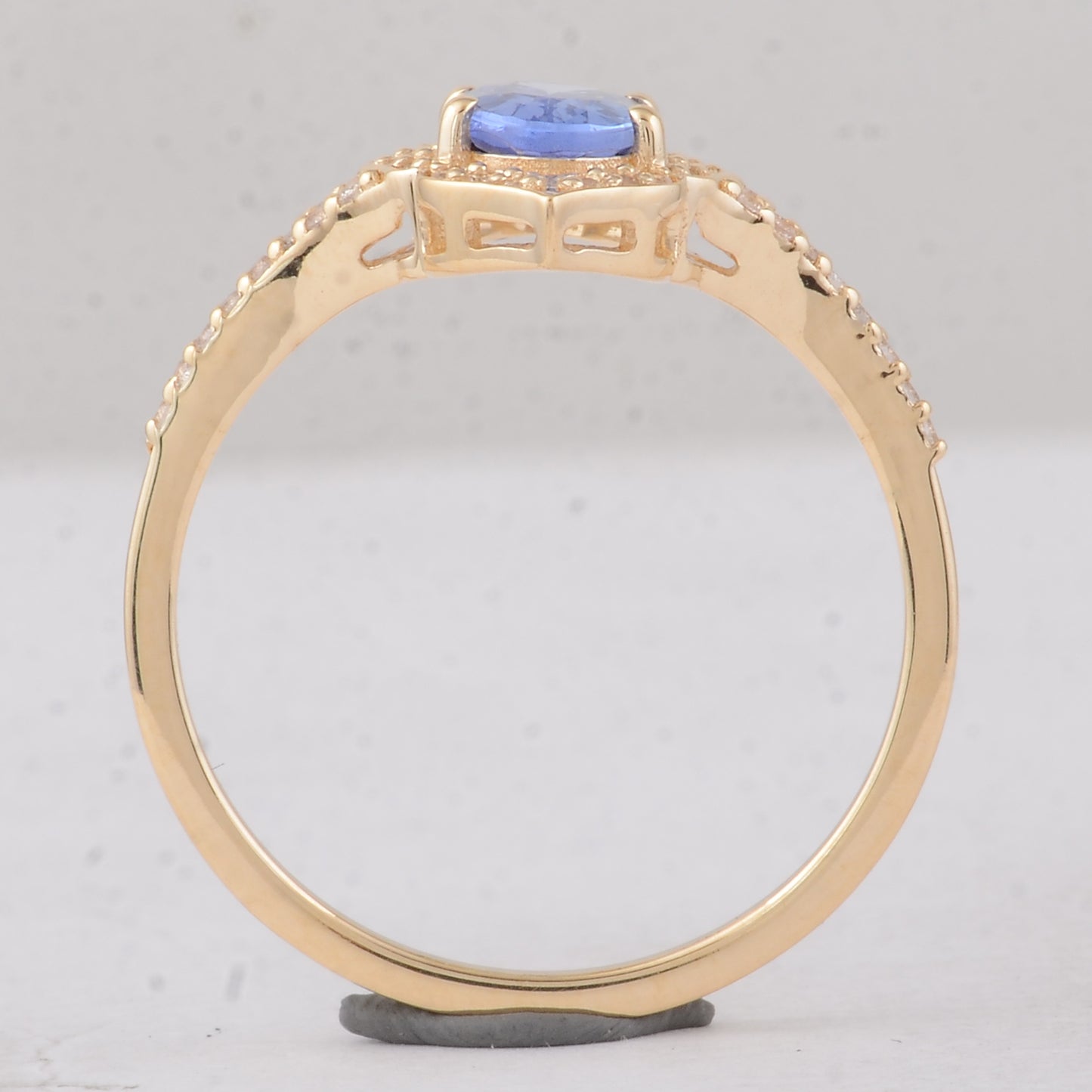 1.13 Ct Oval Sapphire 9K Gold Ring
