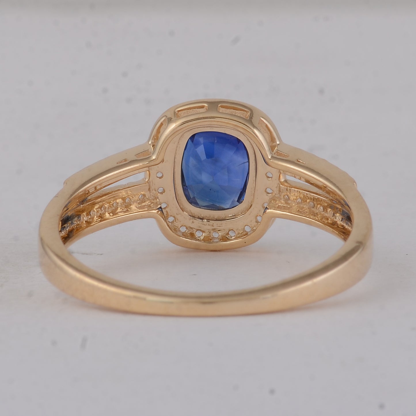 1.27 Ct Cushion Sapphire 9K Gold Ring