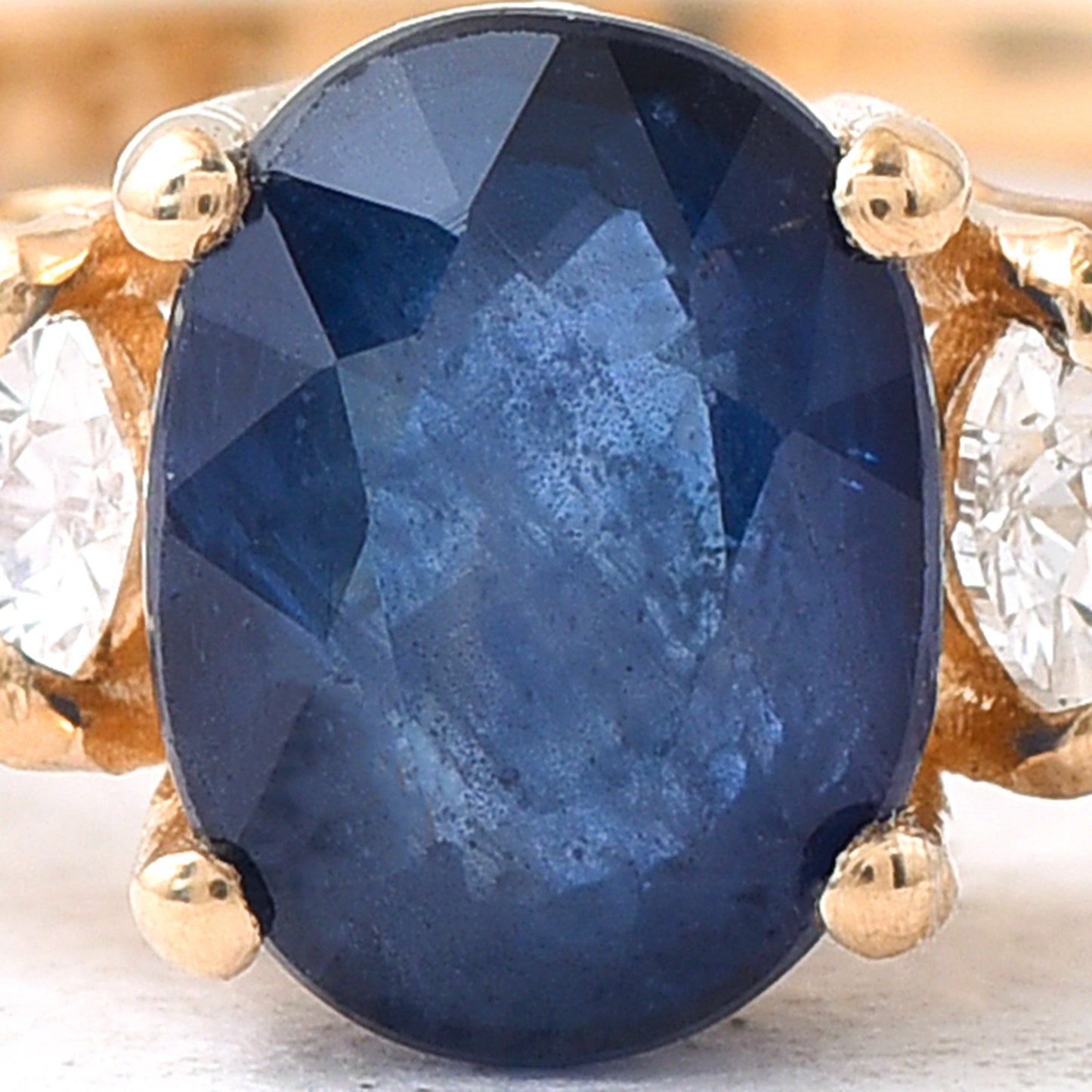 1.67 Ct Oval Sapphire 14K Gold Ring