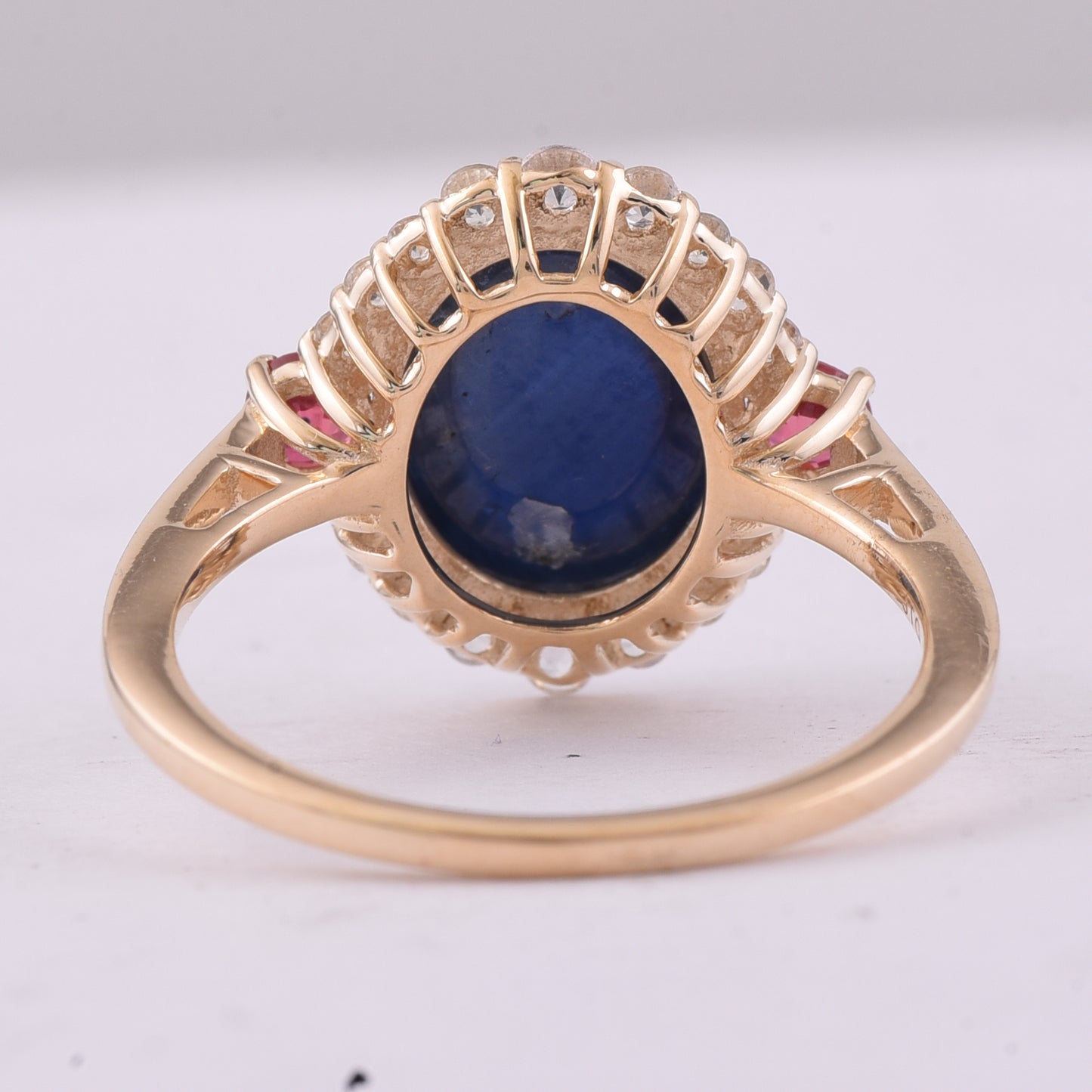 6.11 Ct Oval Sapphire 9K Gold Ring