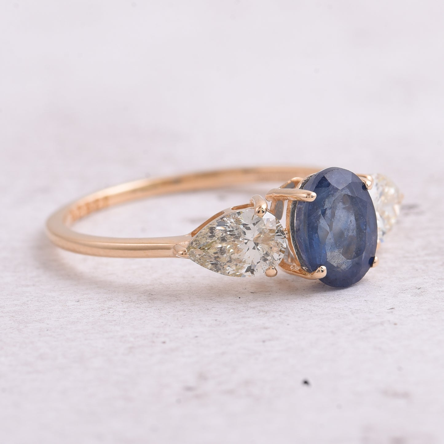 2.09 Ct Oval Natural Sapphire 14K Gold Ring