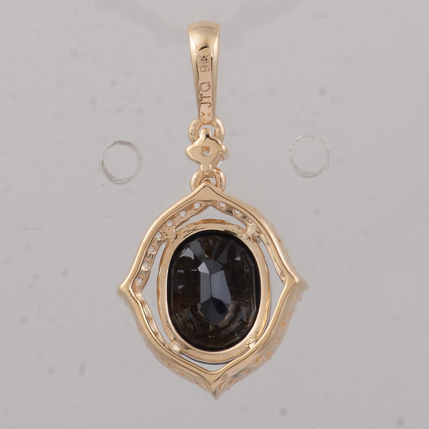 2.80 Ct Oval Sapphire 9K Gold Pendant