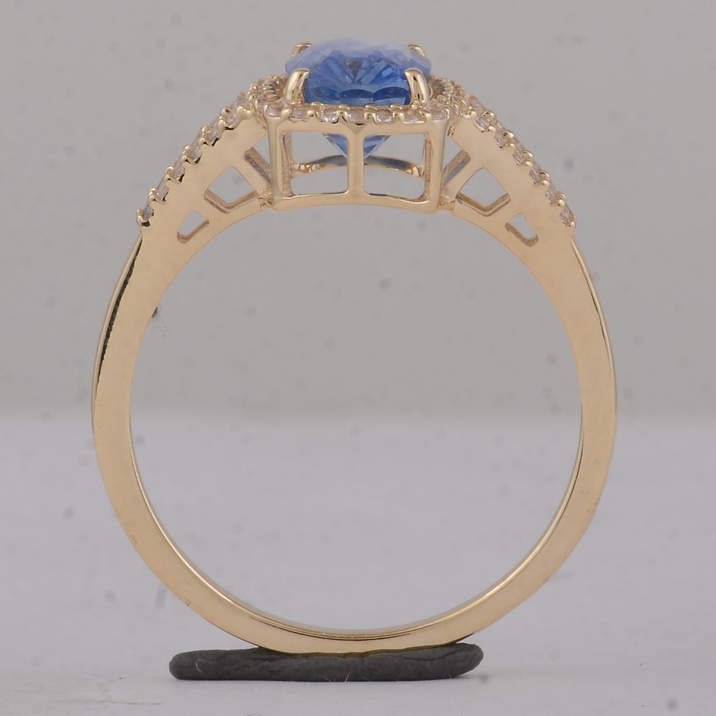 2.23 Ct Cushion Sapphire 9K Gold Ring