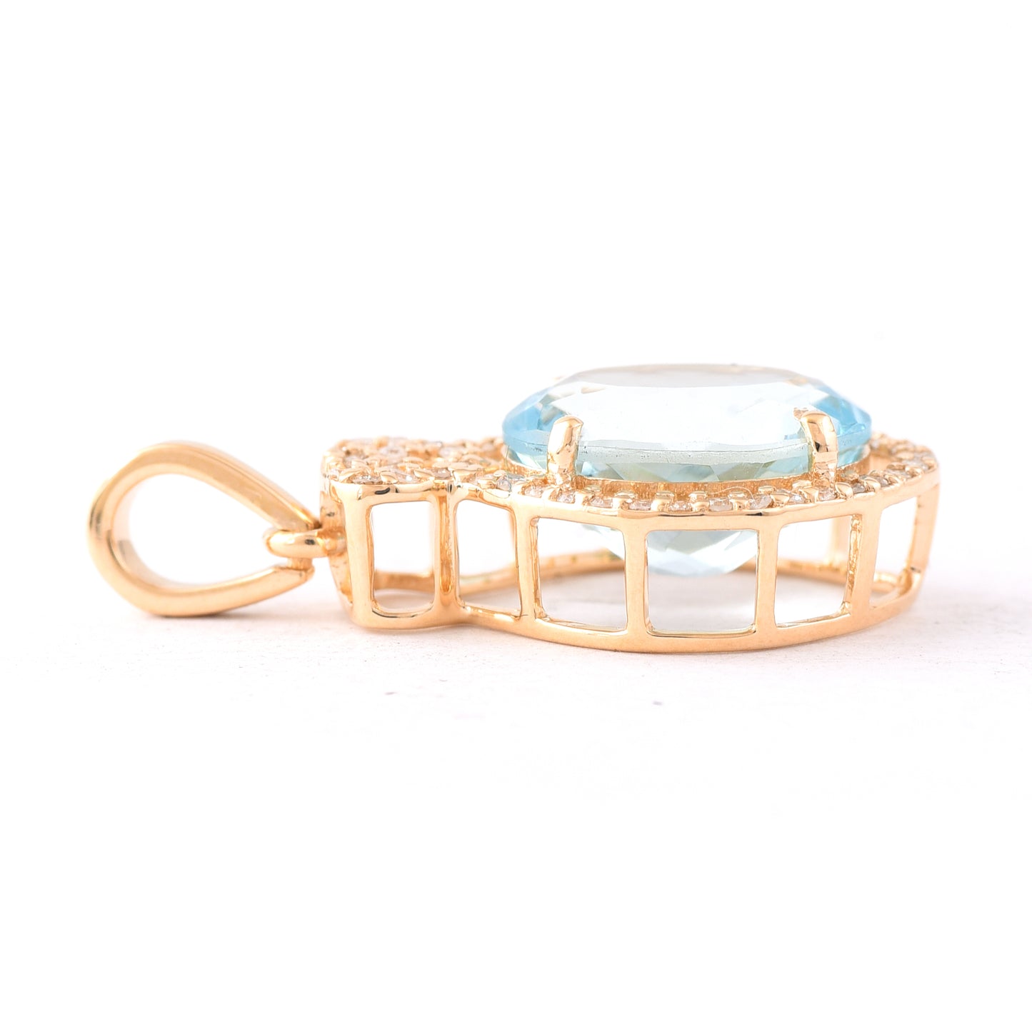 2.70 Ct Oval Mixed Cut Natural Aquamarine 14K Gold Pendant