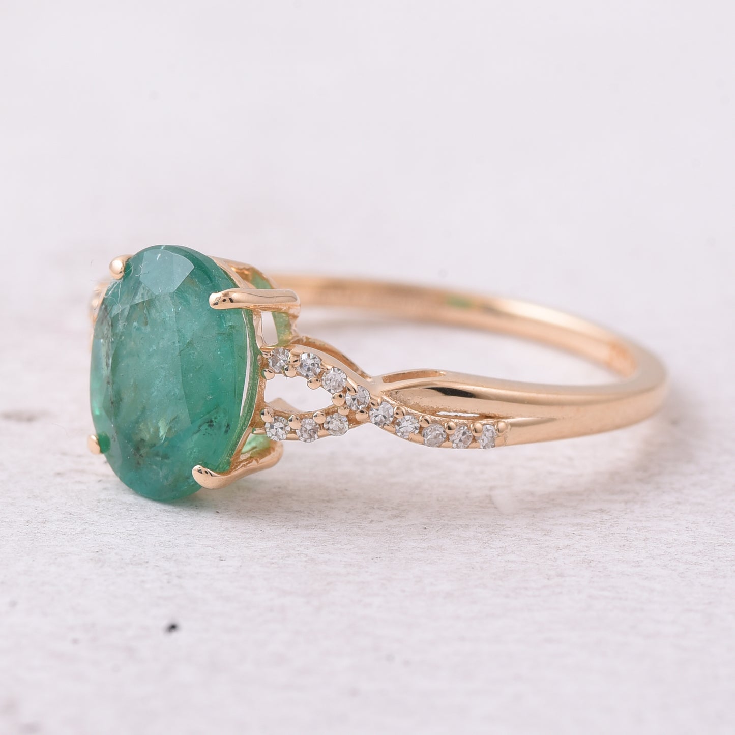 1.65 Ct Oval Natural Emerald 14K Gold Ring