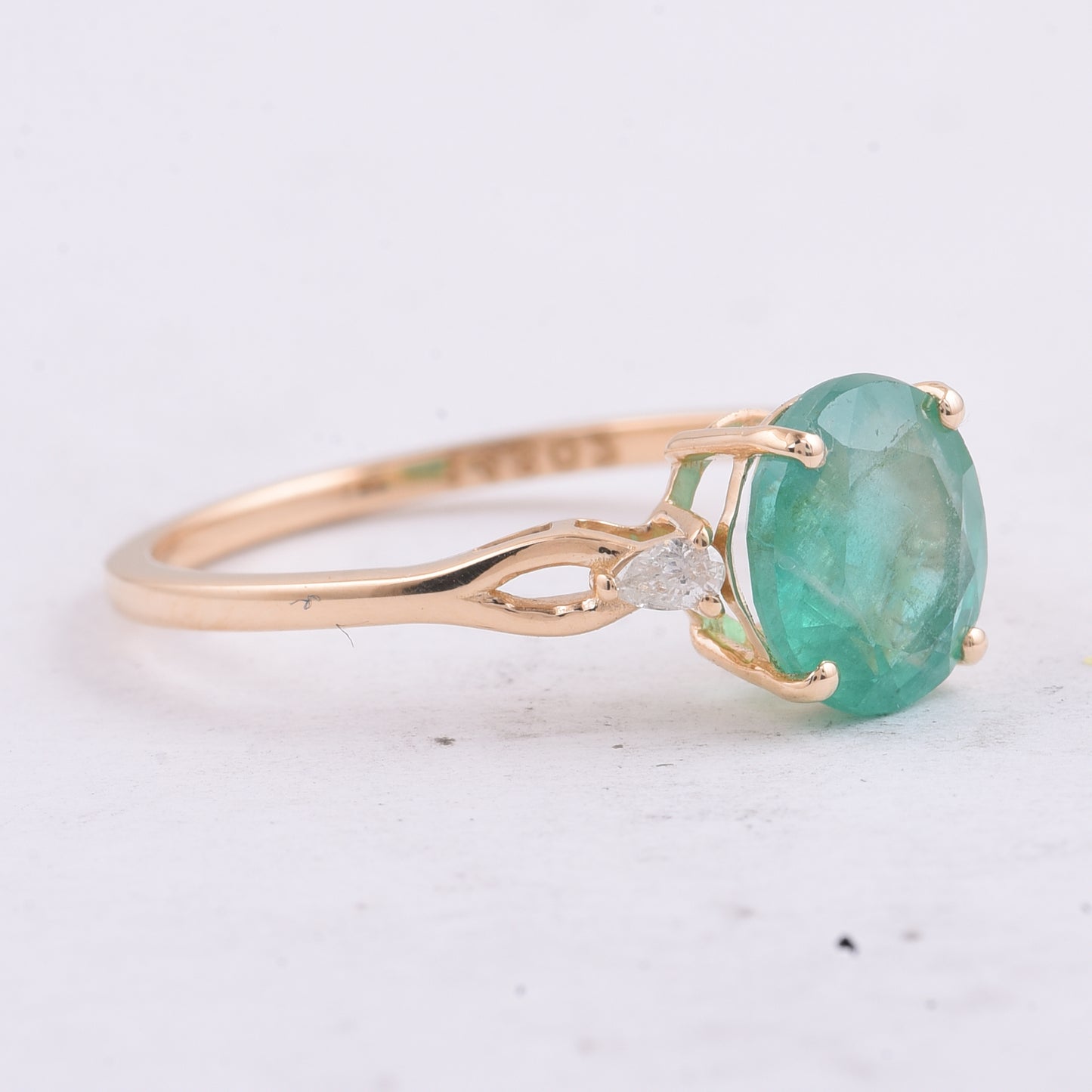 1.58 Ct Oval Natural Emerald 14K Gold Ring
