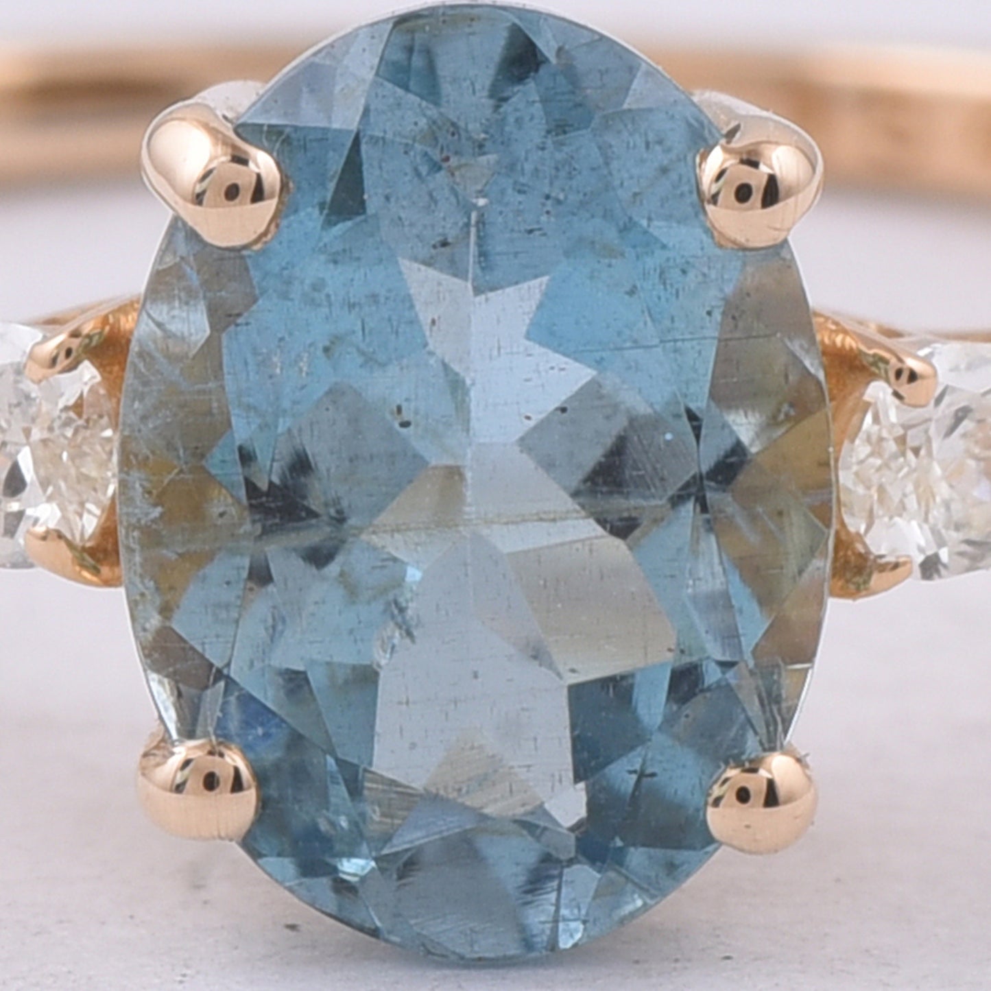 1.31 Ct Oval Natural Aquamarine 14K Gold Ring