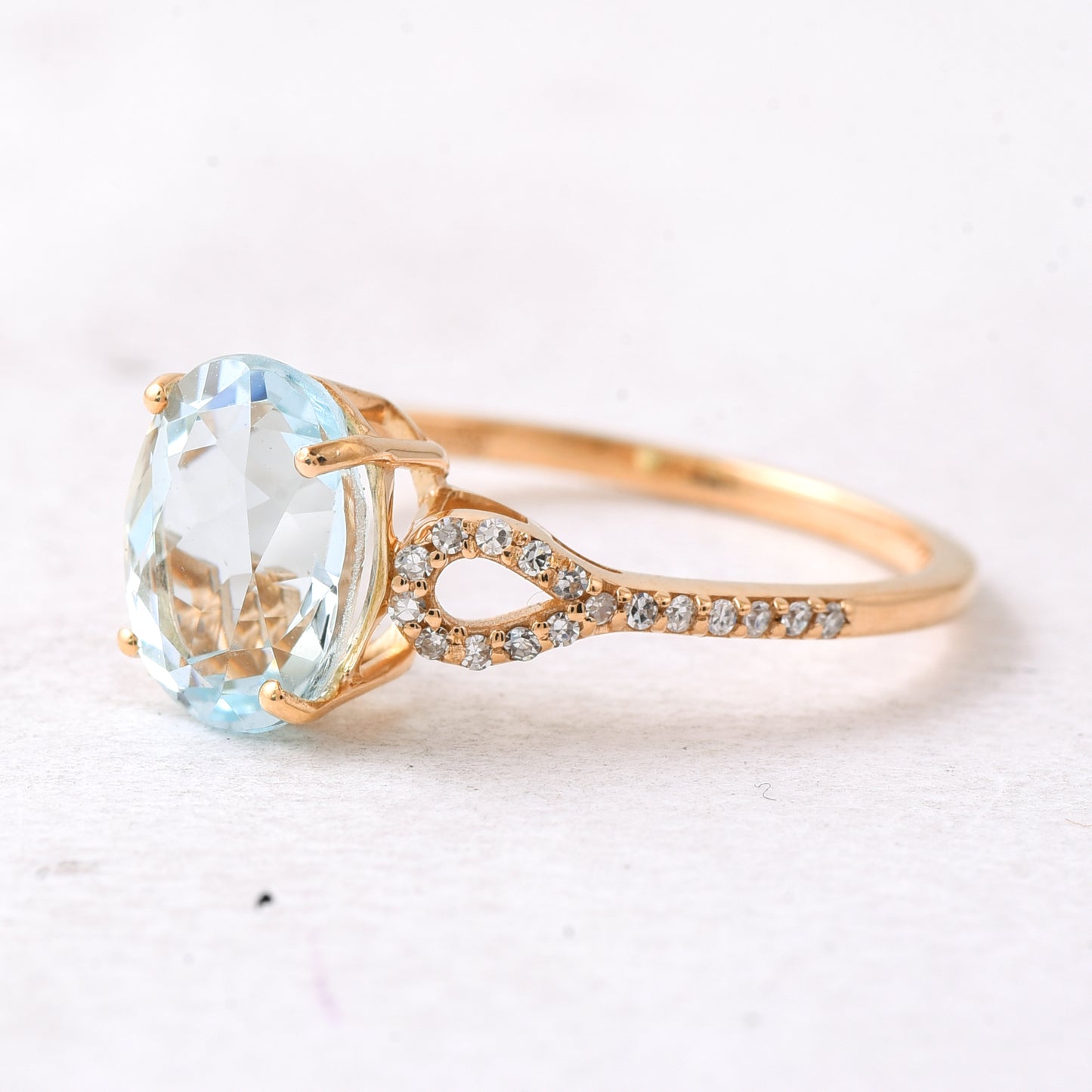 2.06 Ct Oval Mixed Cut Natural Aquamarine 14K Gold Ring