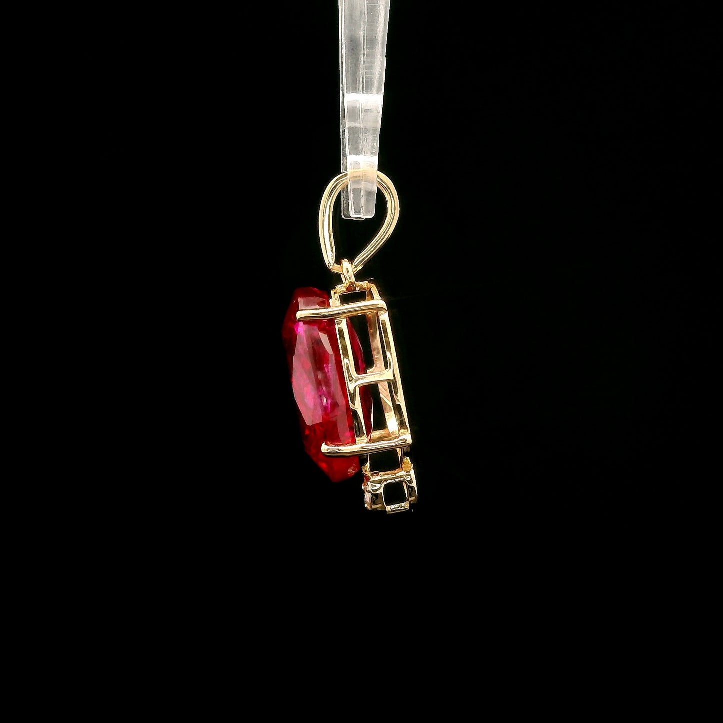 4.92 Ct Oval Mixed Cut Lab Grown Ruby 14K Gold Pendant