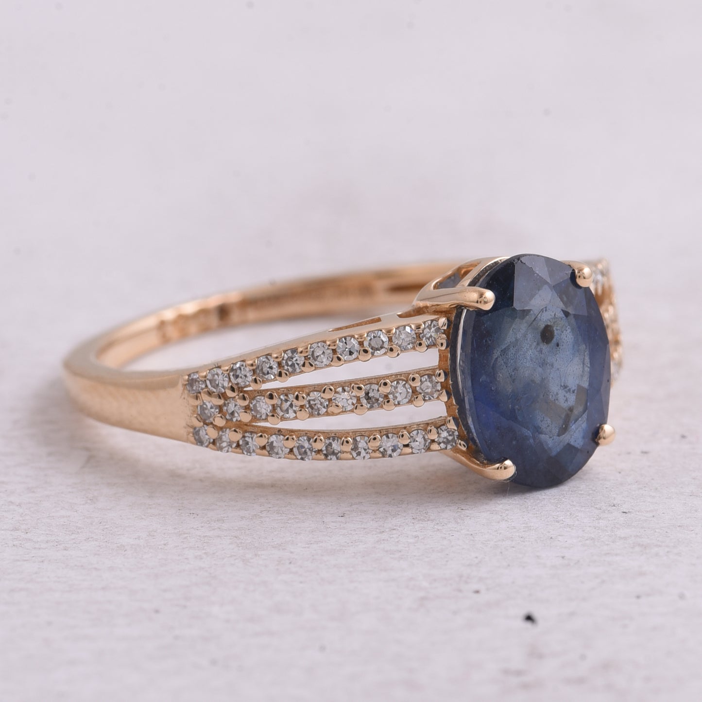 2.18 Ct Oval Mixed Cut Natural Sapphire 14K Gold Ring
