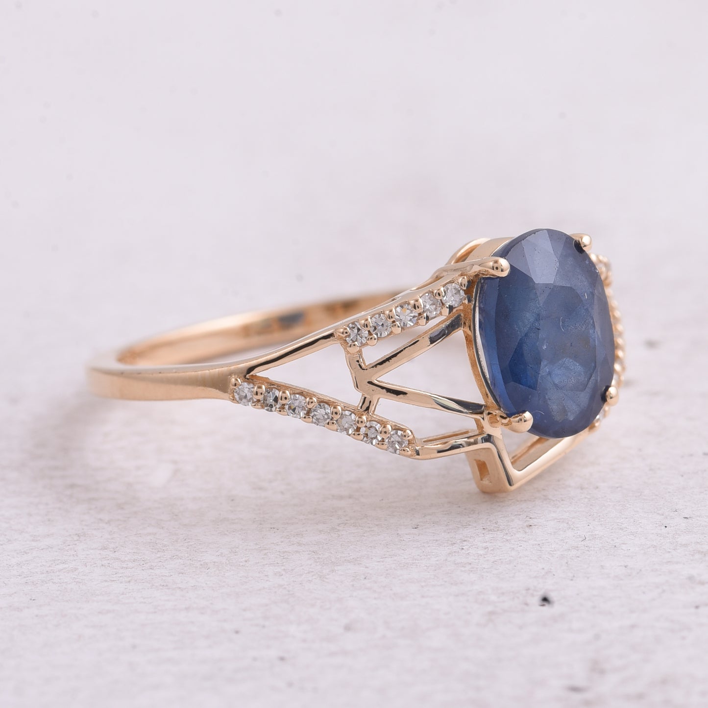 1.73 Ct Oval Mixed Cut Natural Sapphire 14K Gold Ring