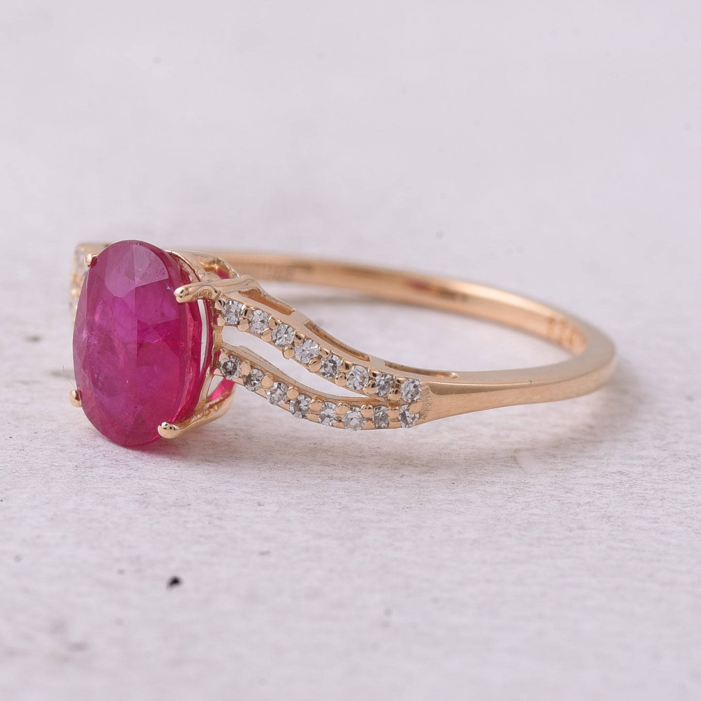 1.67 Ct Oval Natural Ruby 14K Gold Ring