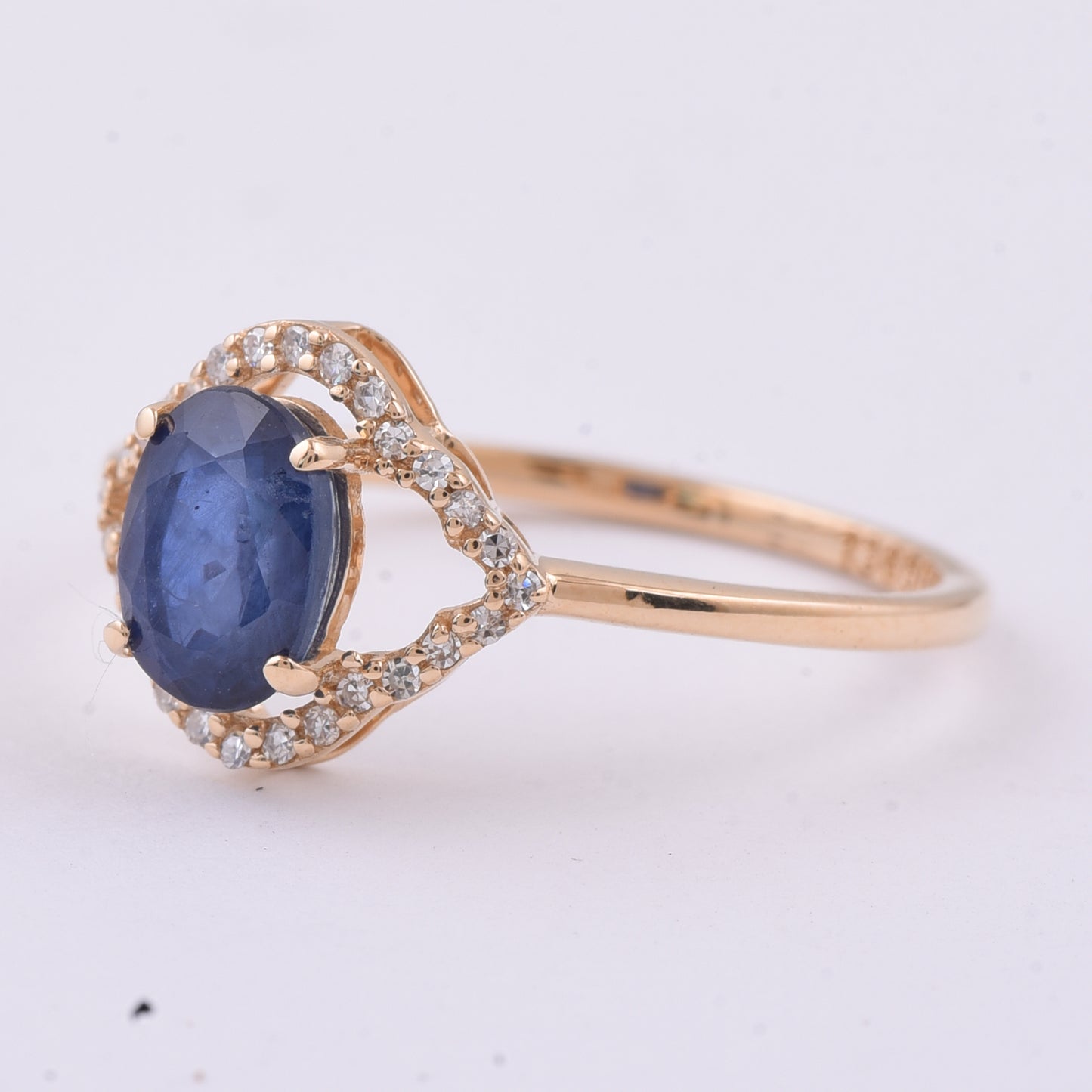 1.35 Ct Oval Natural Sapphire 14K Gold Ring