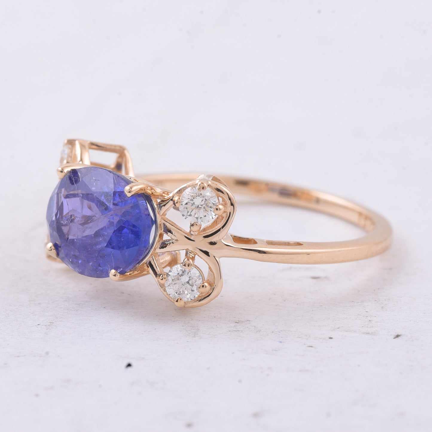 2.64 Ct Oval Natural Tanzanite 14K Gold Ring