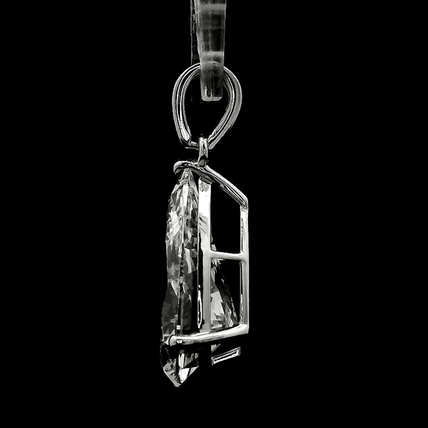4.76 Carats Lab Grown Diamond 14K Gold Pendant