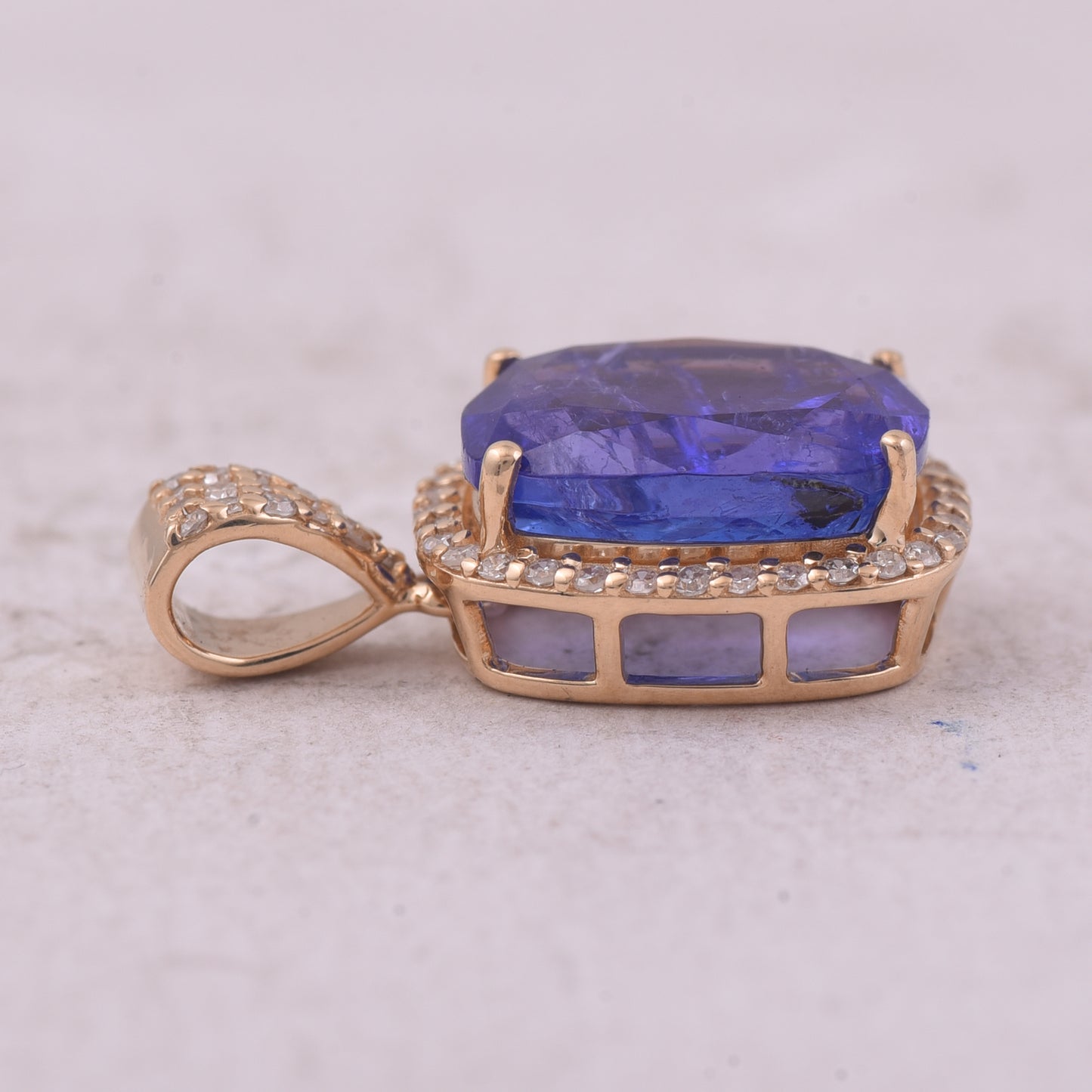 3.81 Ct Cushion Mixed Cut Natural Tanzanite 14K Gold Pendant