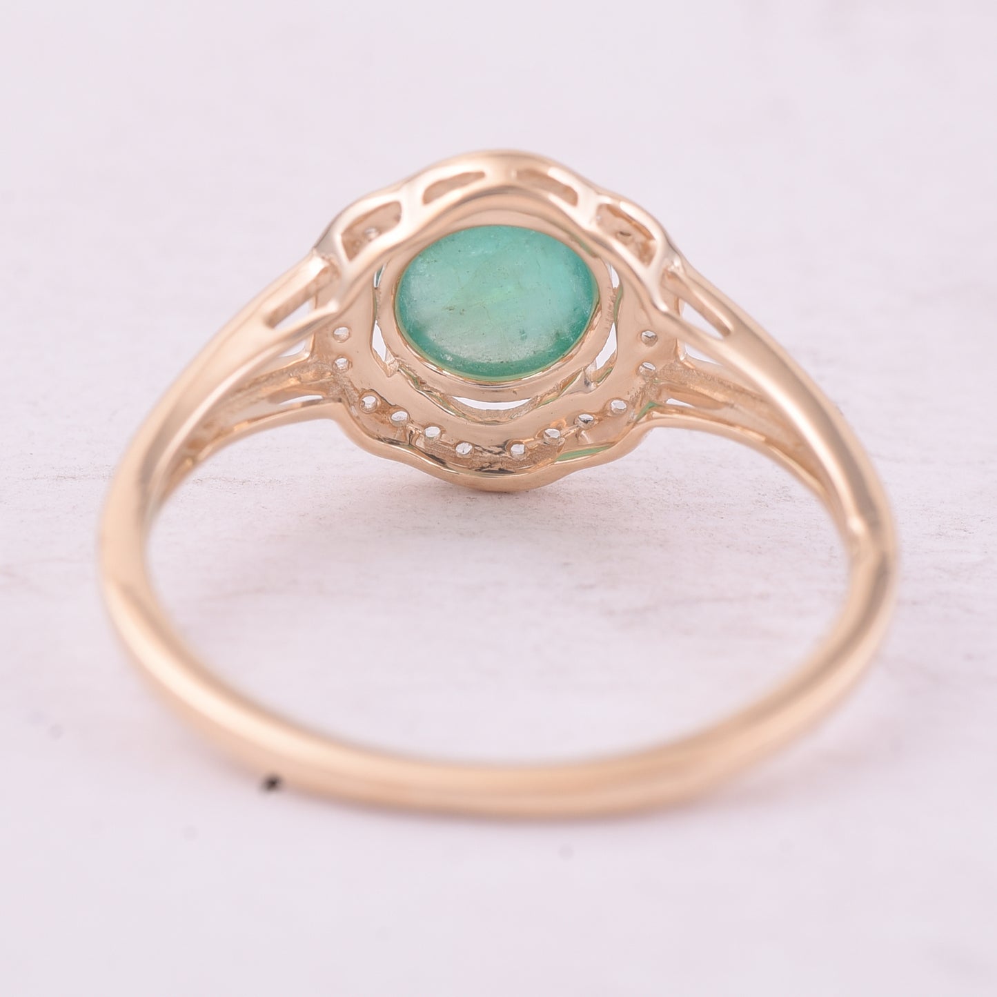 0.90 Ct Round Emerald 9K Gold Ring
