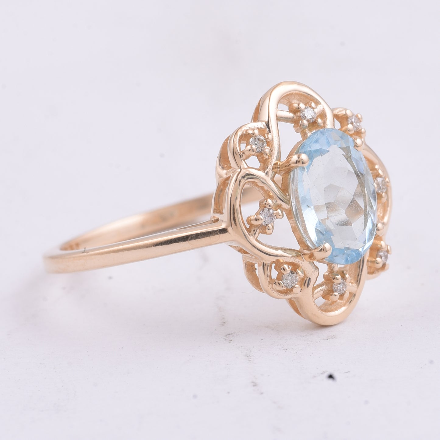 1.13 Ct Oval Natural Aquamarine 14K Gold Ring