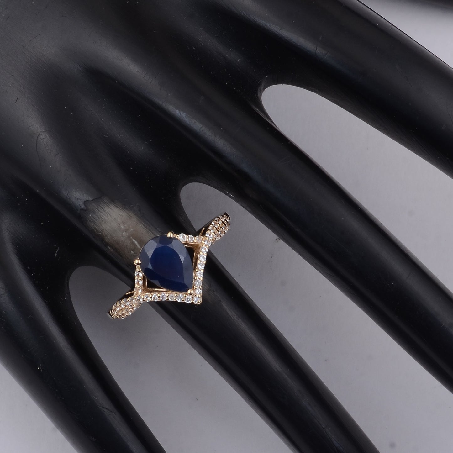 1.36 Ct Pear Sapphire 9K Gold Ring