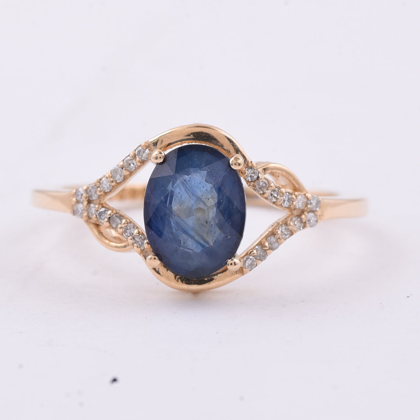 1.71 Ct Oval Natural Sapphire 14K Gold Ring