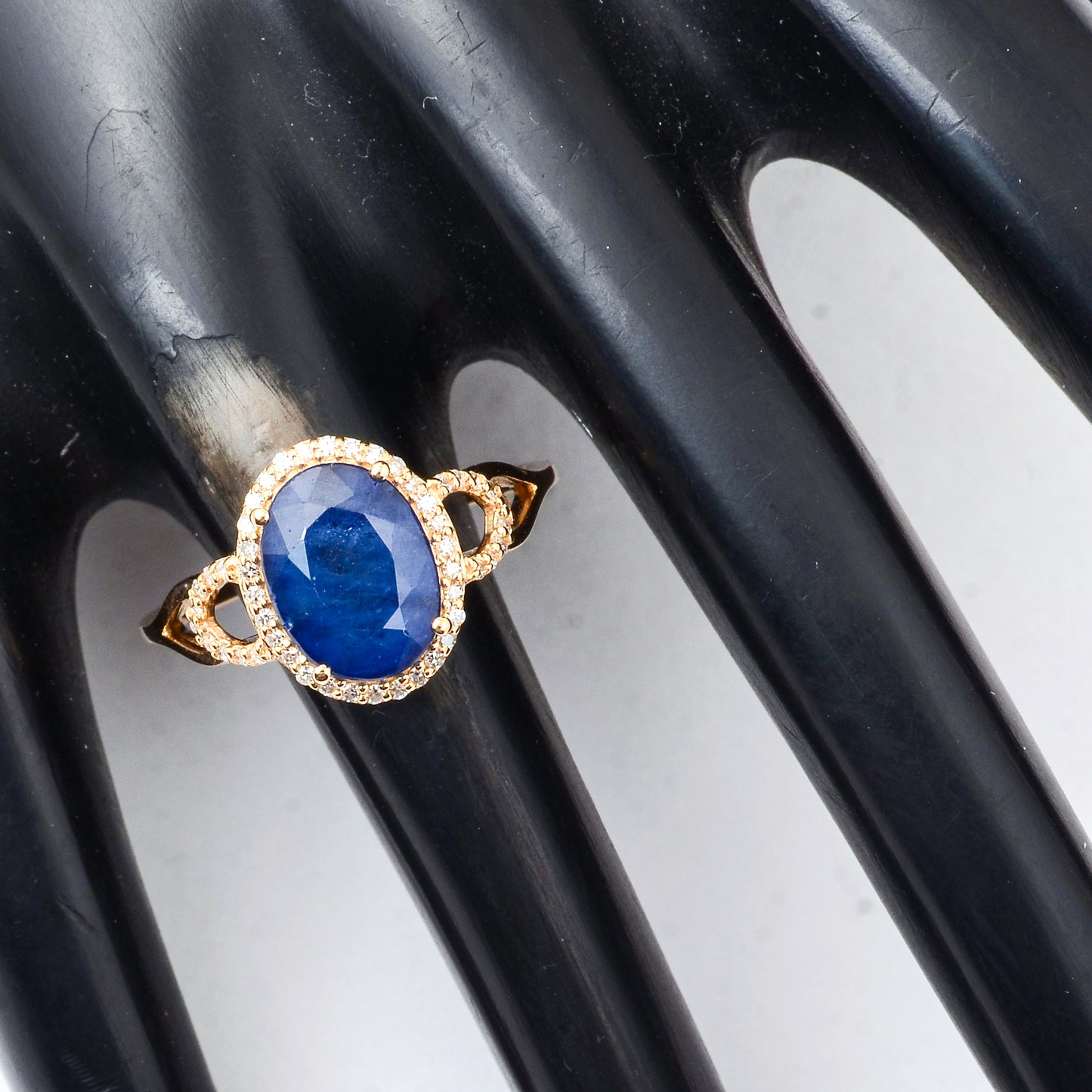 3.69 Ct Oval Mixed Cut Natural Sapphire 14K Gold Ring