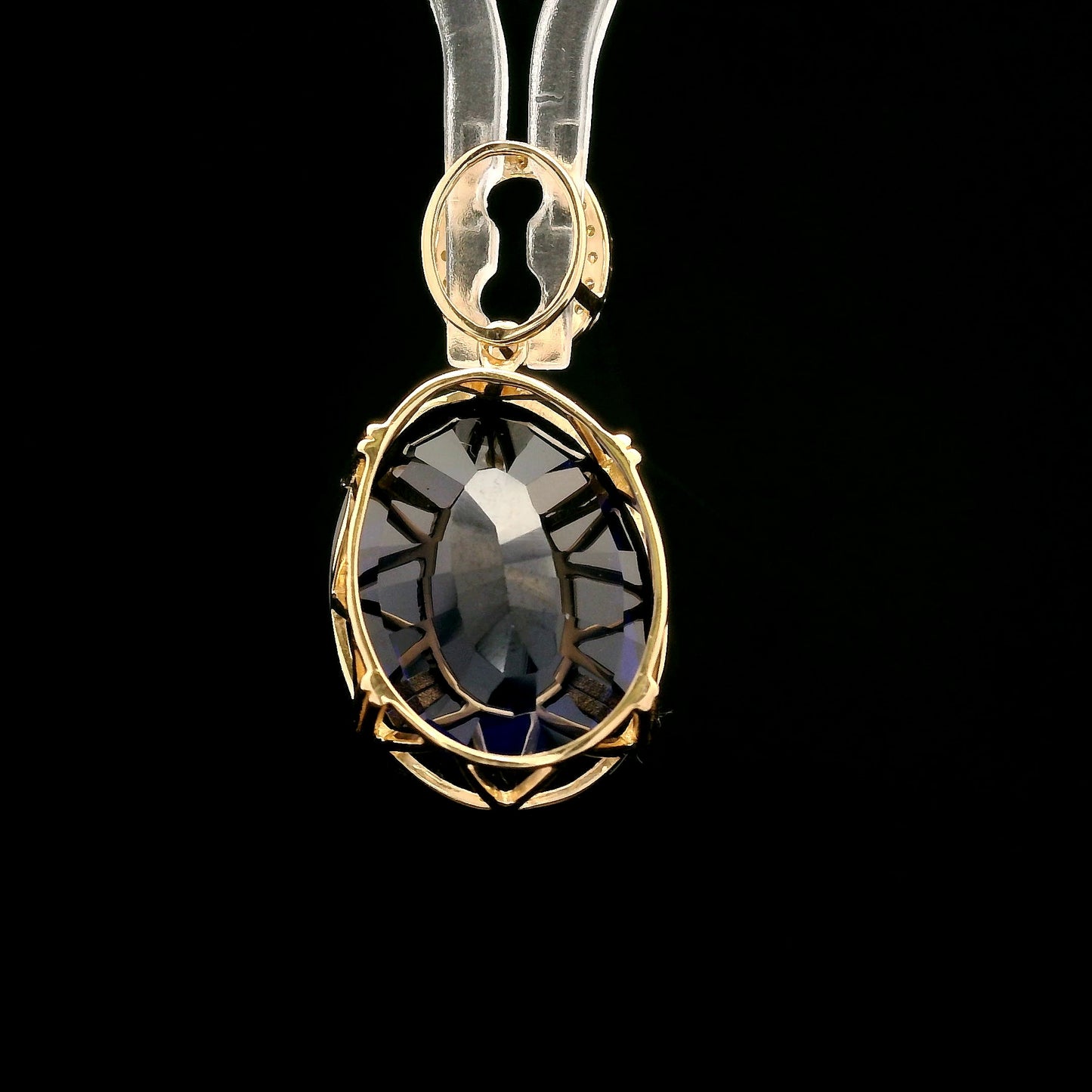 11.47 Ct Oval Mixed Cut Lab Grown Sapphire 14K Gold Pendant