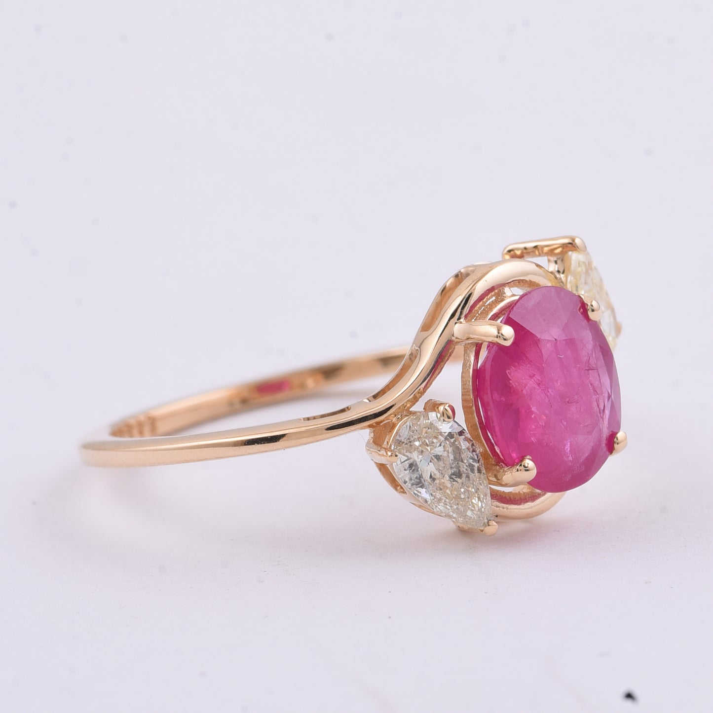 2.31 Ct Oval Natural Ruby 14K Gold Ring