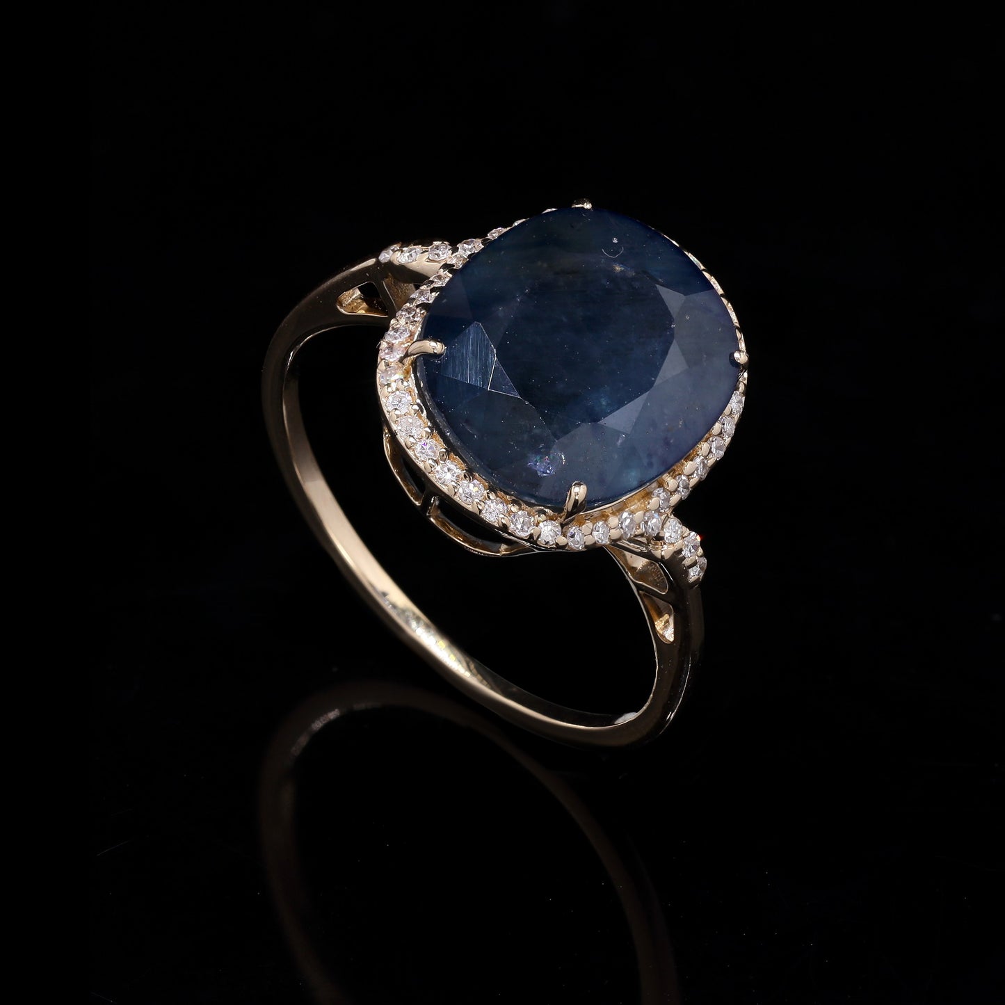 5.92 Ct Rectangular Cushion Mixed Cut Natural Corundum Sapphire 14K Gold Ring