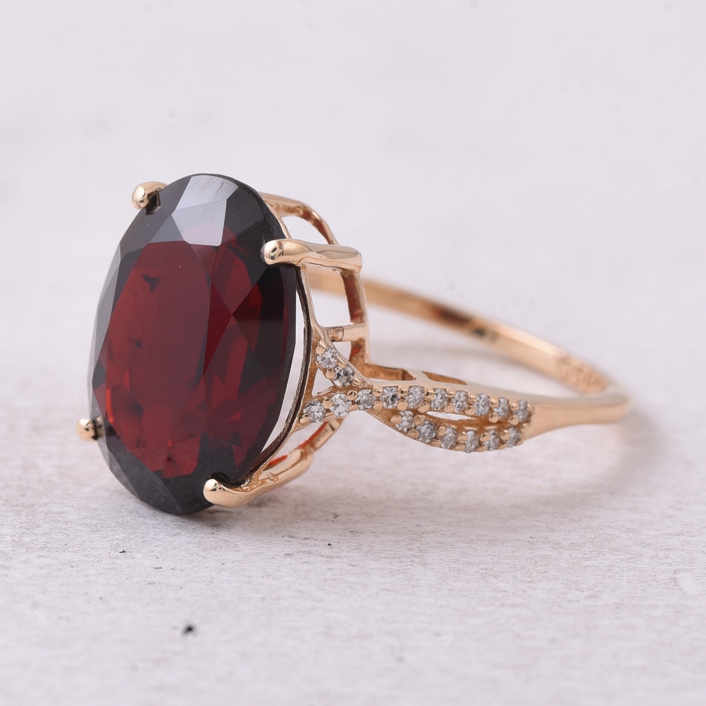 7.45 Ct Oval Natural Garnet 14K Gold Ring