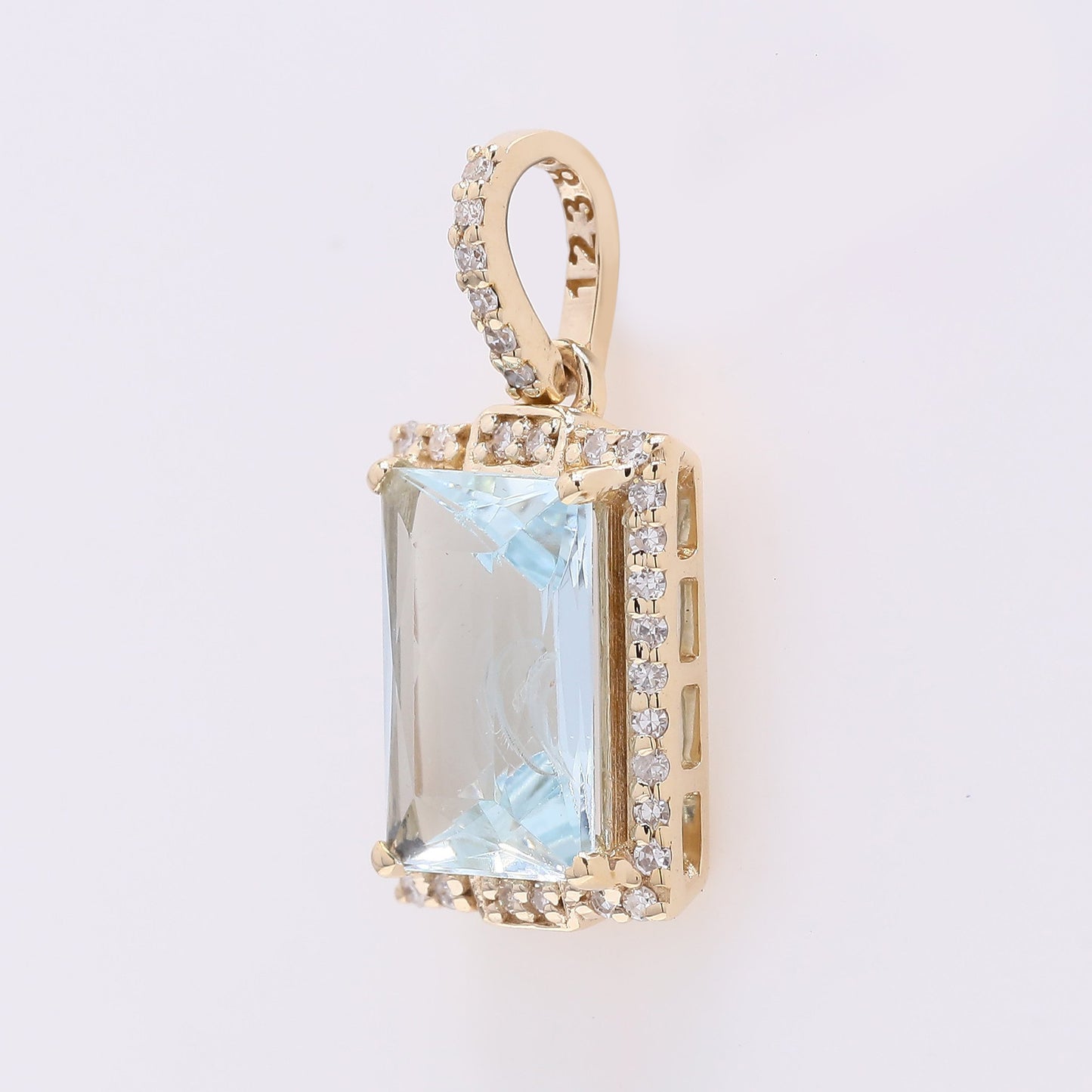 1.76 Ct Rectangle Mixed Cut Natural Aquamarine 14K Gold Pendant