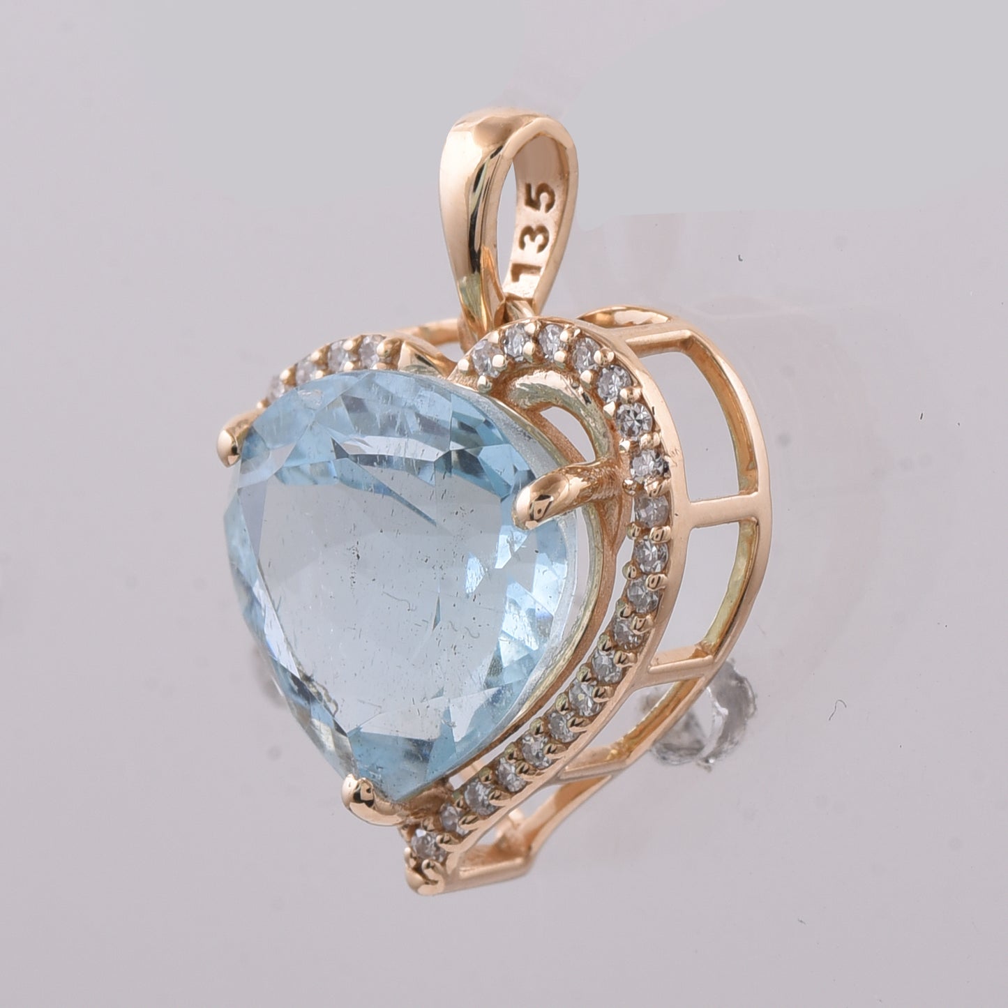 3.51 Ct Pear Natural Aquamarine 14K Gold Pendant