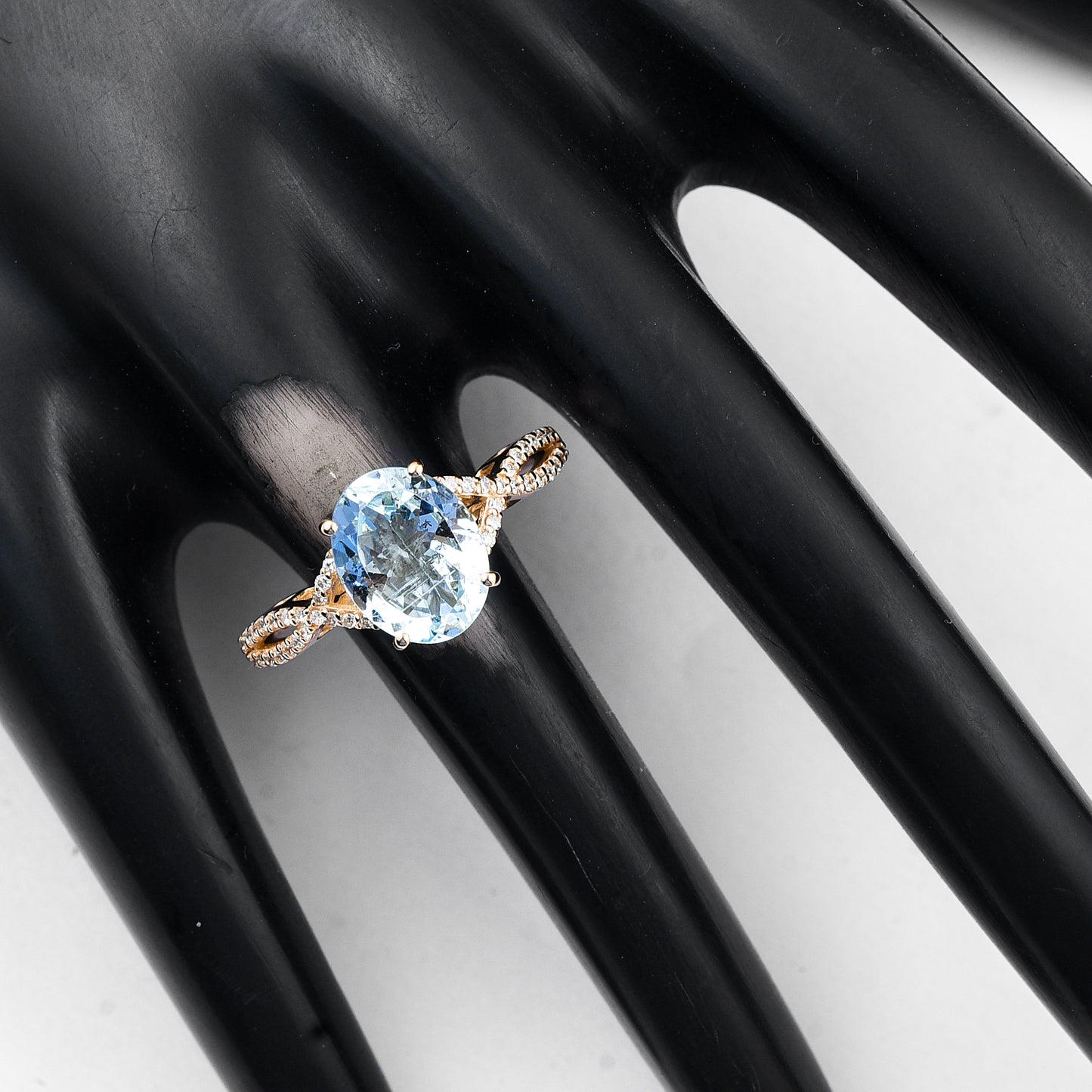 2.34 Ct Oval Mixed Cut Natural Aquamarine 14K Gold Ring