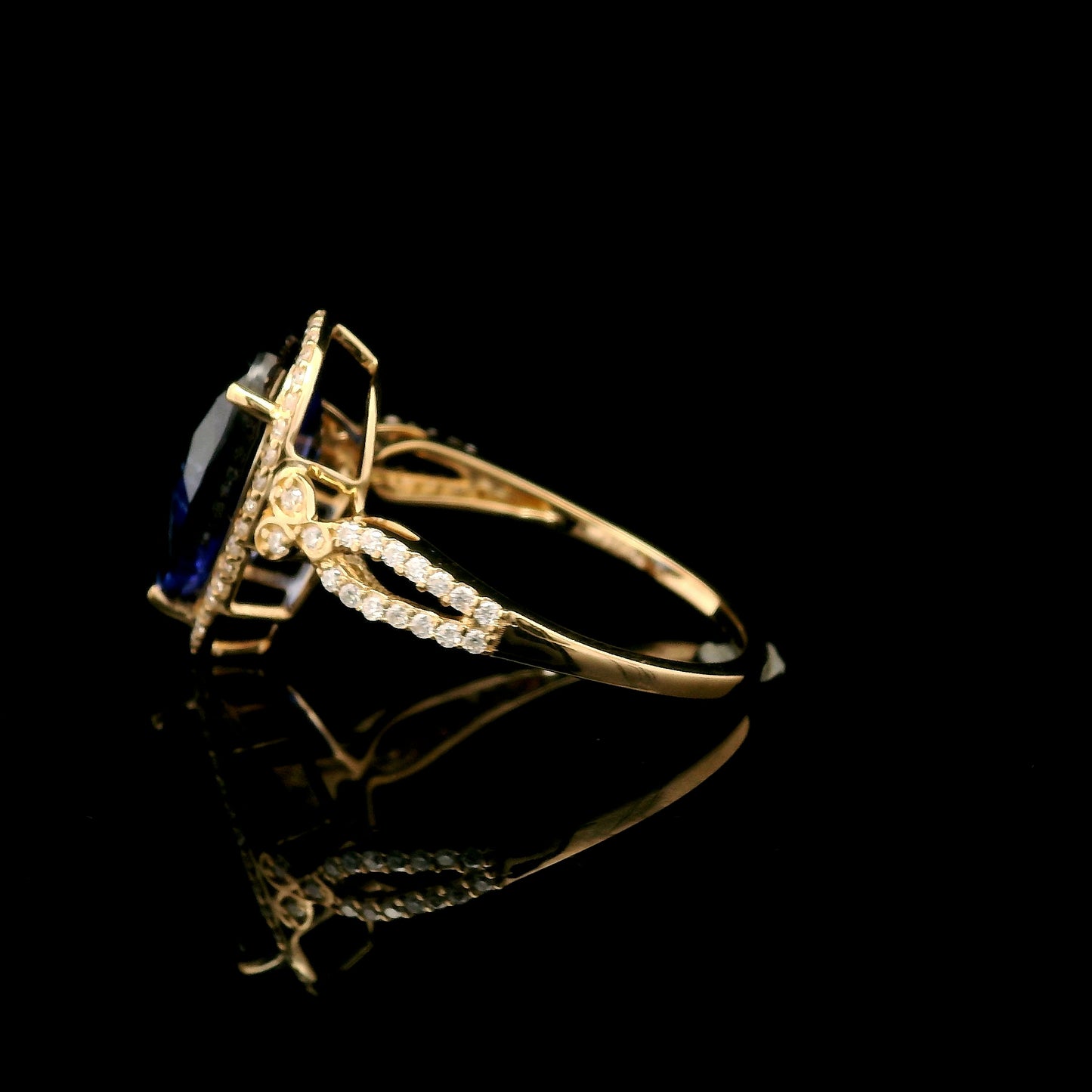 4.73 Ct Pear Mixed Cut Lab Grown Sapphire 14K Gold Ring