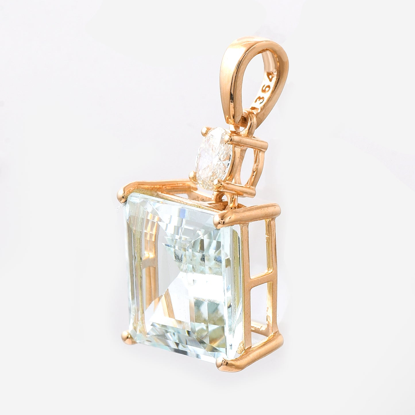 5.46 Ct Octagon Step Cut Natural Aquamarine 14K Gold Pendant