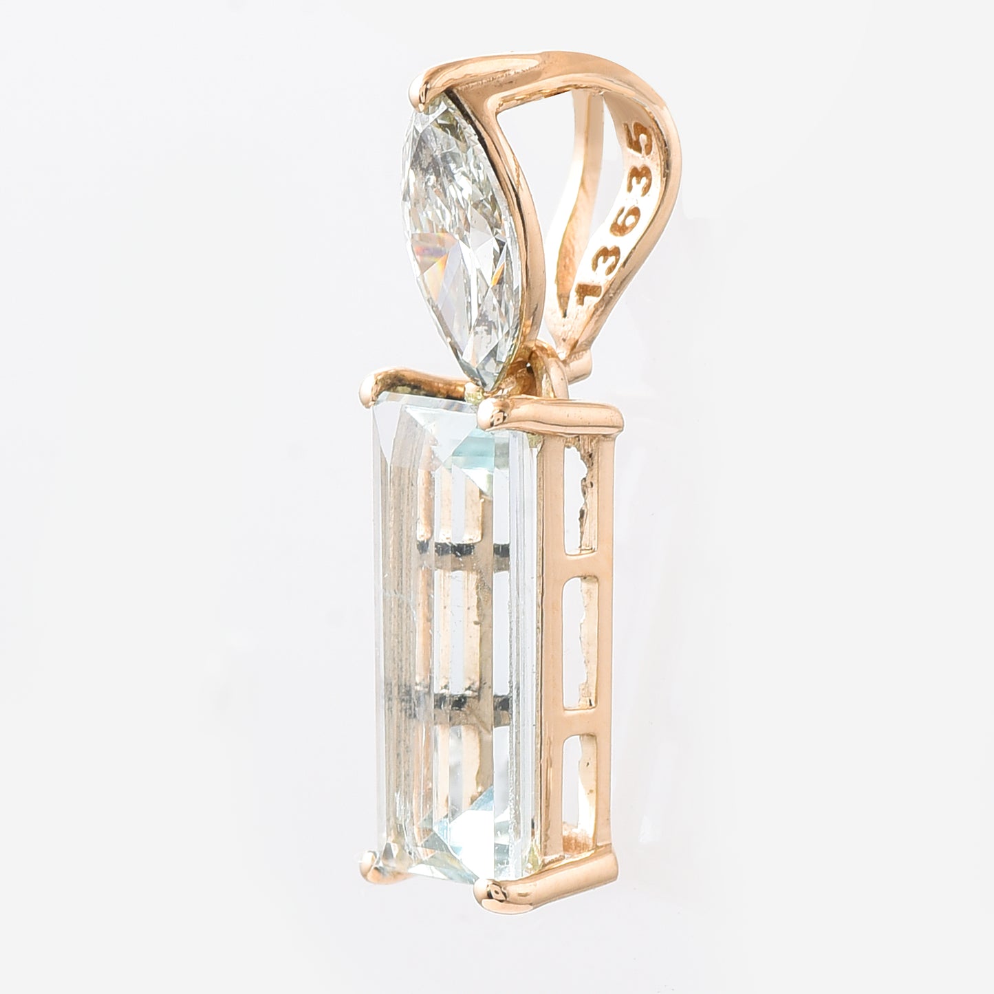 1.68 Ct Baguette Aquamarine 14K Gold Pendant