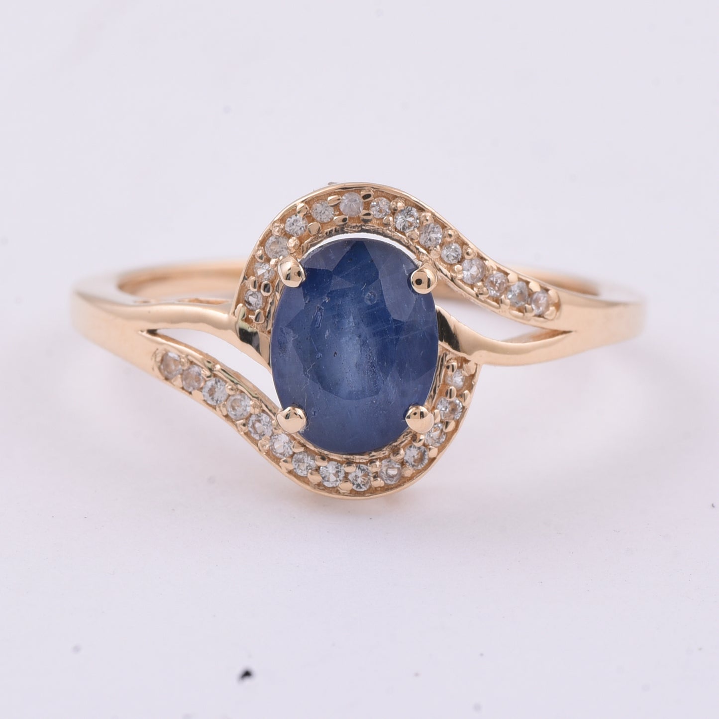 1.76 Ct Oval Natural Sapphire 14K Gold Ring