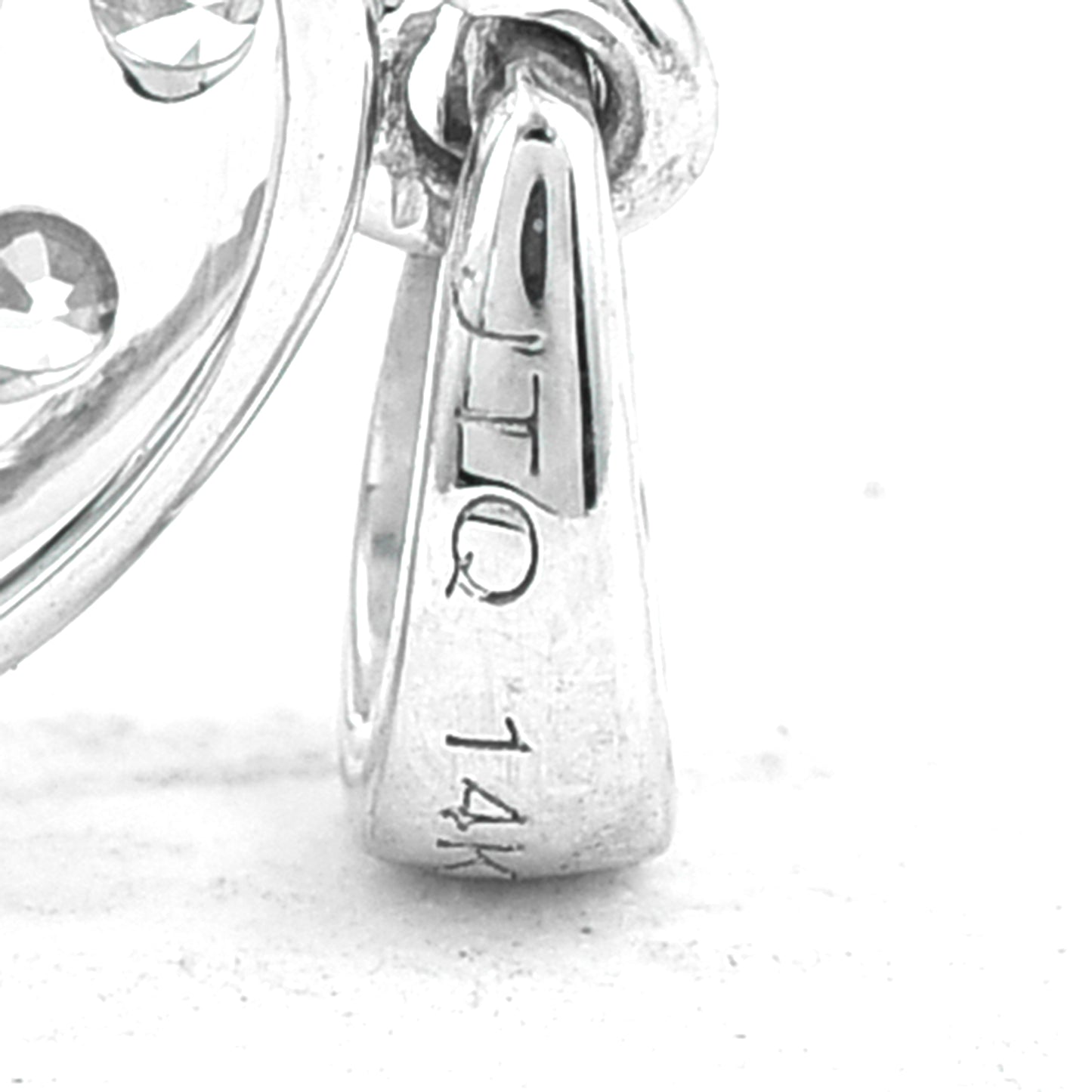 2.39 Carats Lab Grown Diamond 14K Gold Pendant