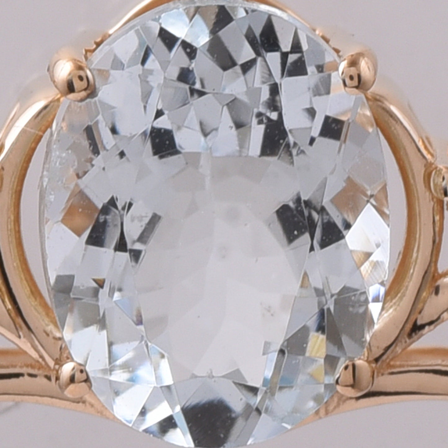 2.16 Ct Oval Mixed Cut Natural Aquamarine 14K Gold Pendant