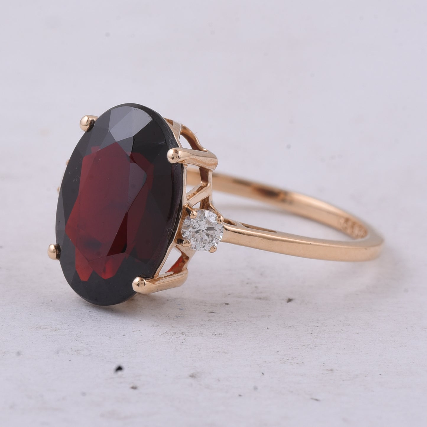 5.81 Ct Oval Natural Garnet 14K Gold Ring