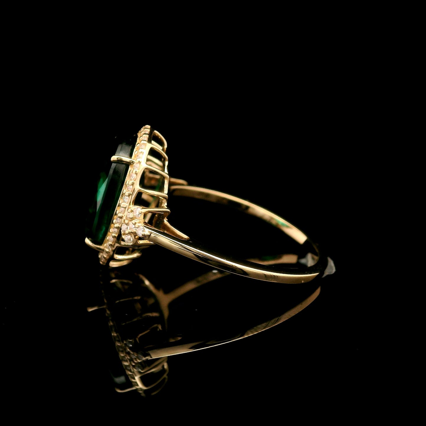 4.05 Ct Oval Mixed Cut Lab Grown Emerald 14K Gold Ring