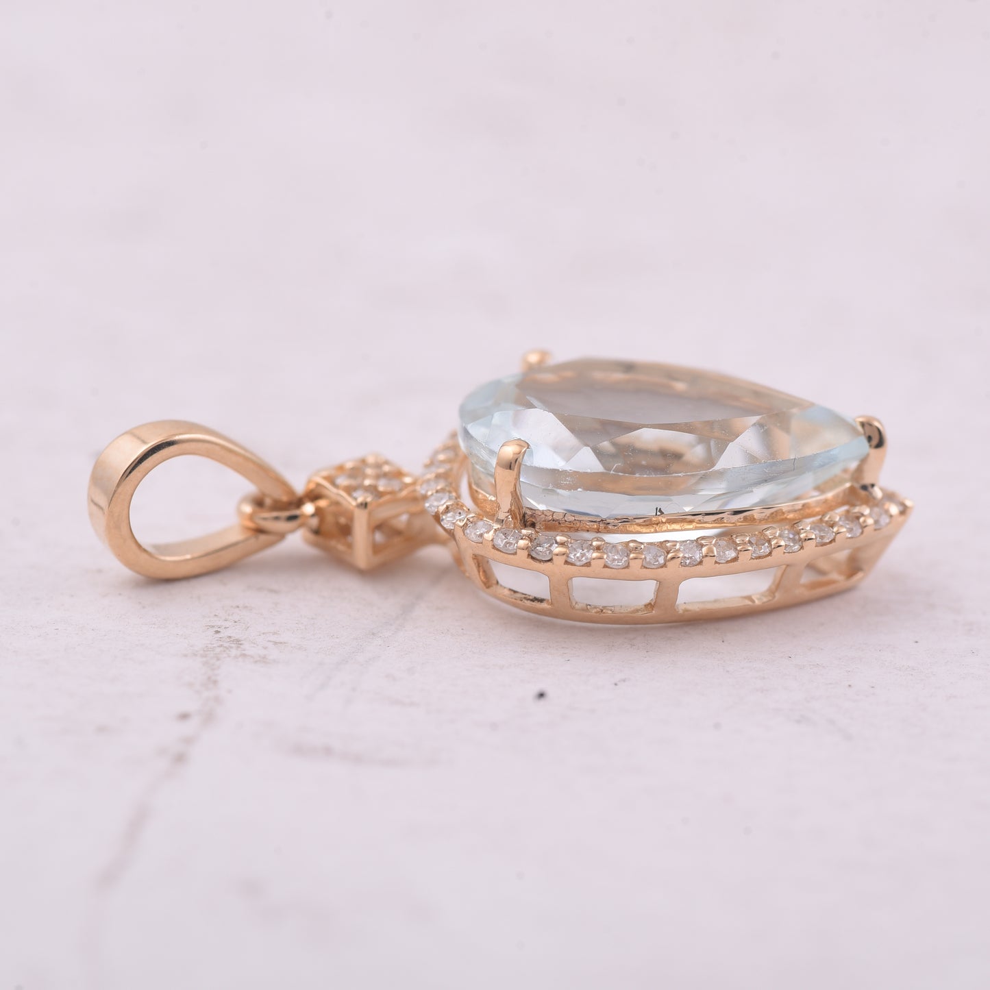 2.78 Ct Pear Mixed Cut Natural Aquamarine 14K Gold Pendant