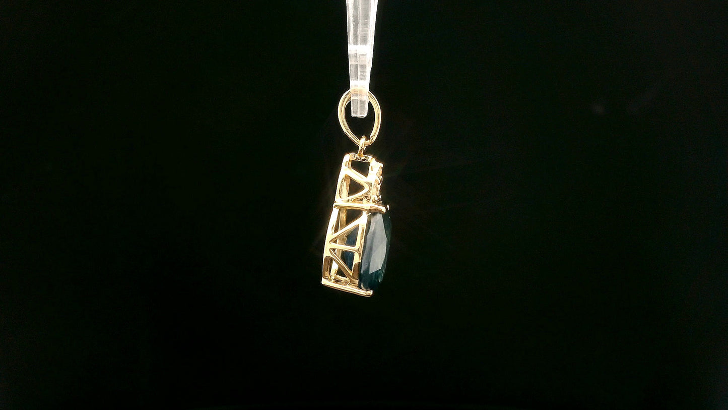 3.43 Ct Oval Mixed Cut Natural Corundum Sapphire 14K Gold Pendant