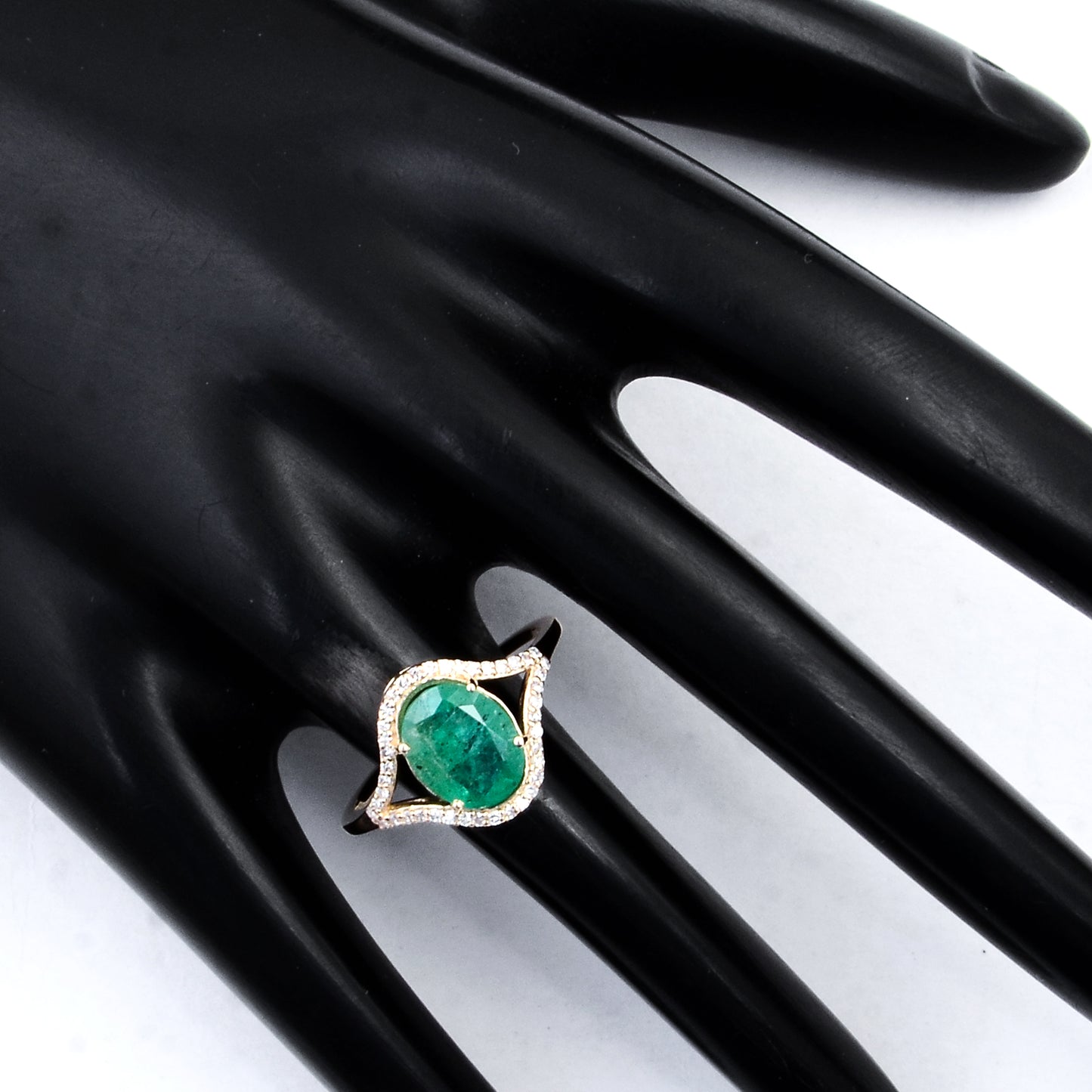 1.87 Ct Oval Mixed Cut Natural Beryl Emerald 14K Gold Ring
