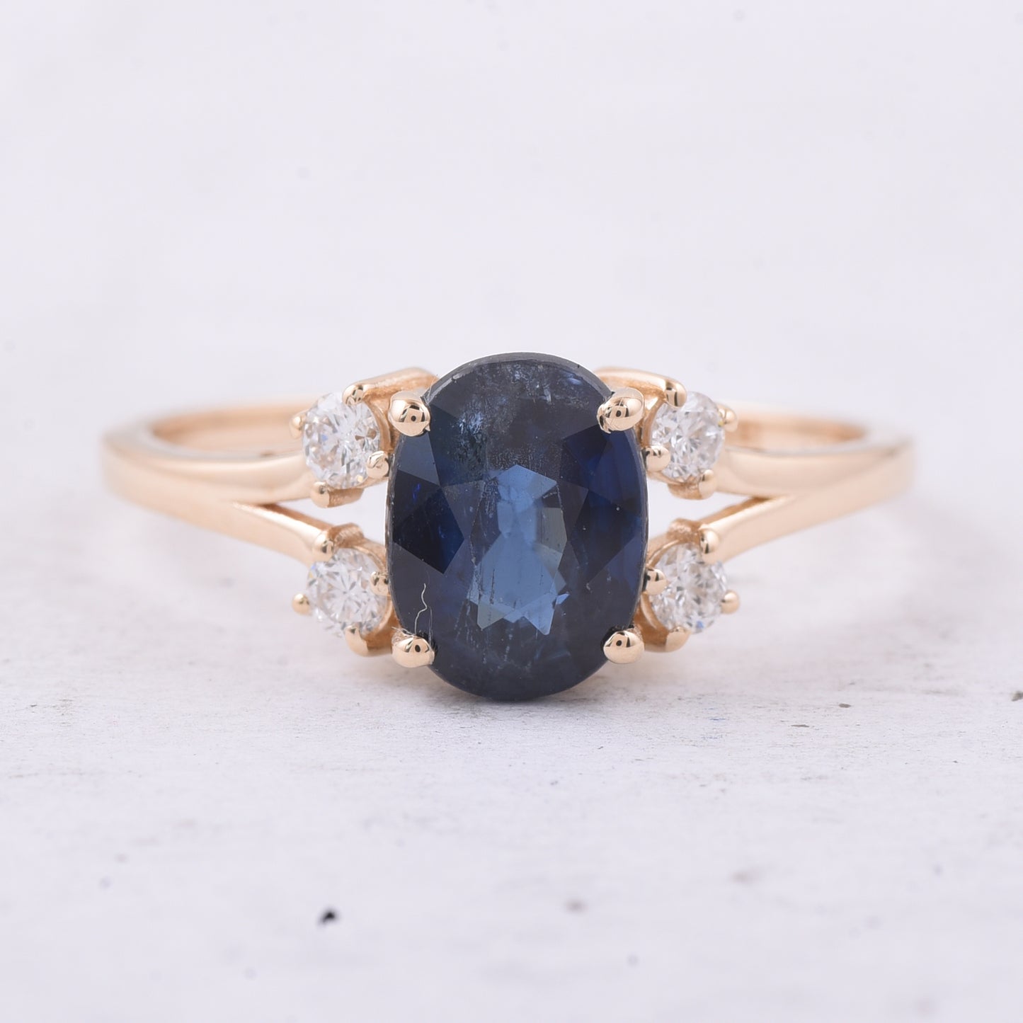 2.00 Ct Oval Natural Sapphire 14K Gold Ring