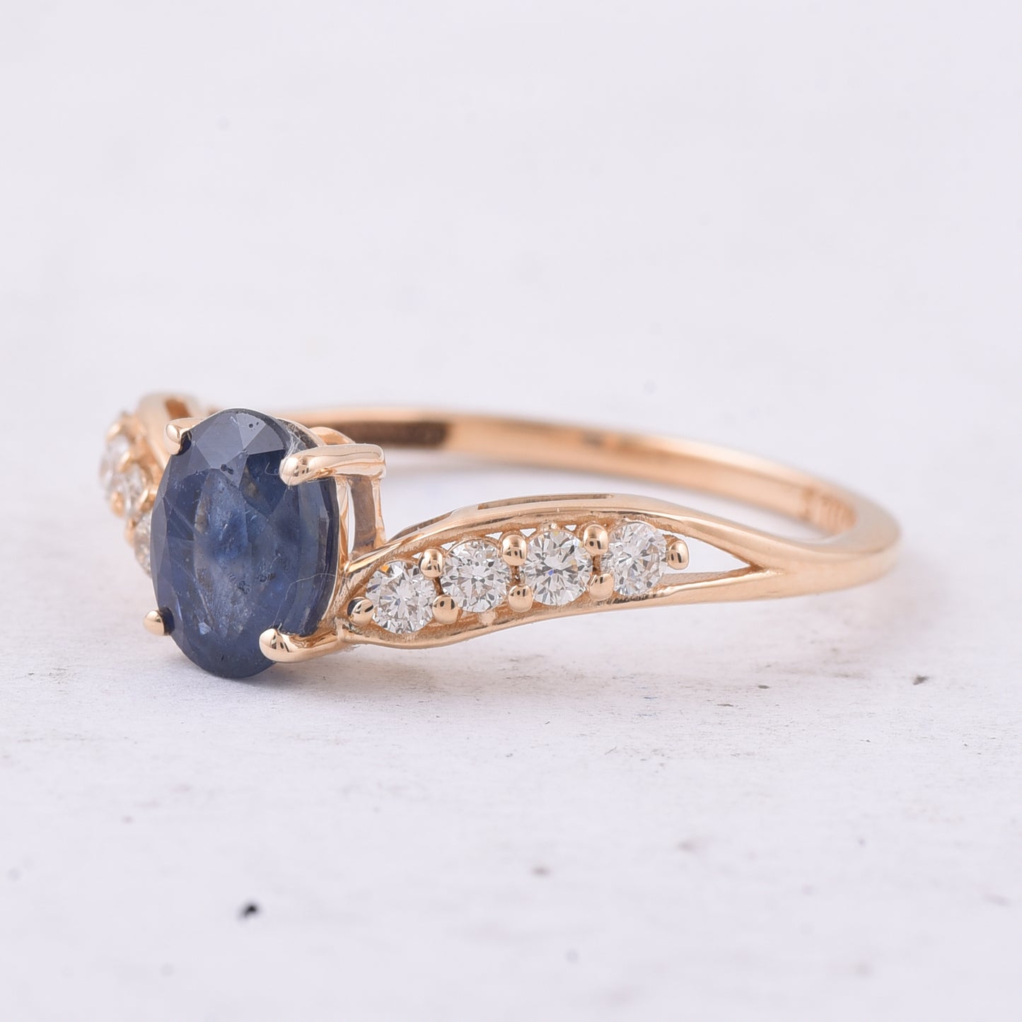 1.43 Ct Oval Natural Sapphire 14K Gold Ring