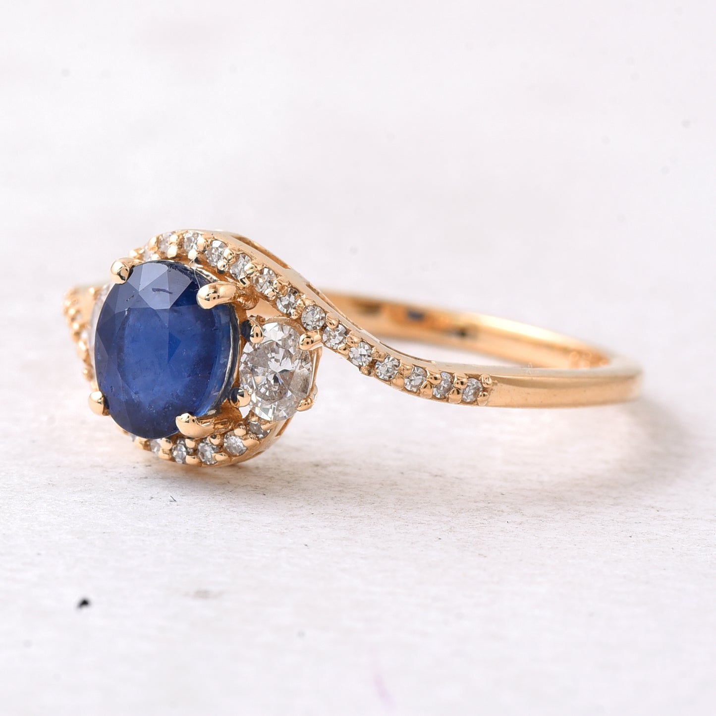1.43 Ct Oval Mixed Cut Natural Sapphire 14K Gold Ring