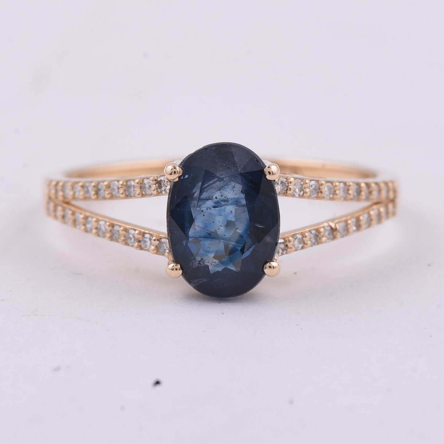 2.03 Ct Oval Natural Sapphire 14K Gold Ring
