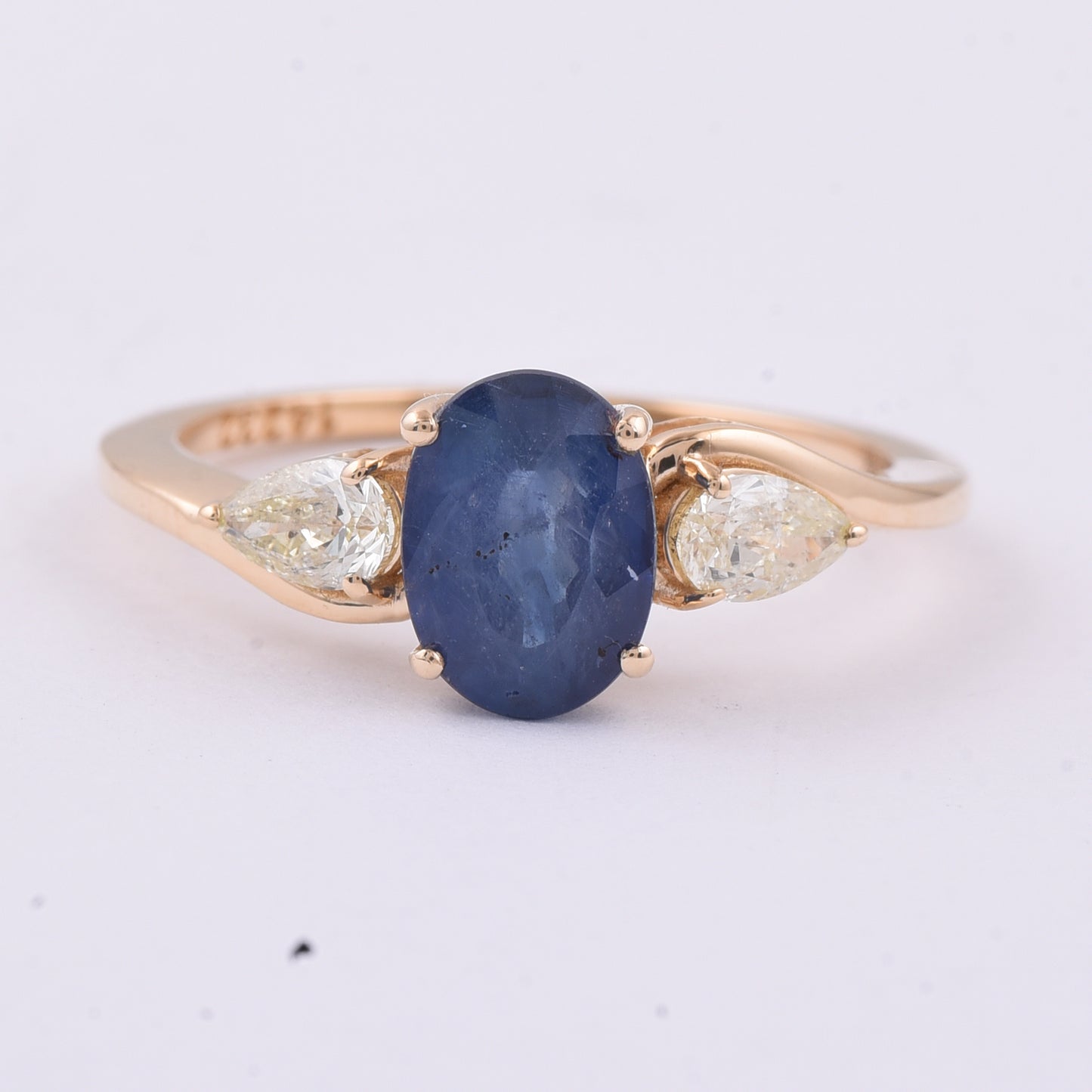 2.29 Ct Oval Natural Sapphire 14K Gold Ring